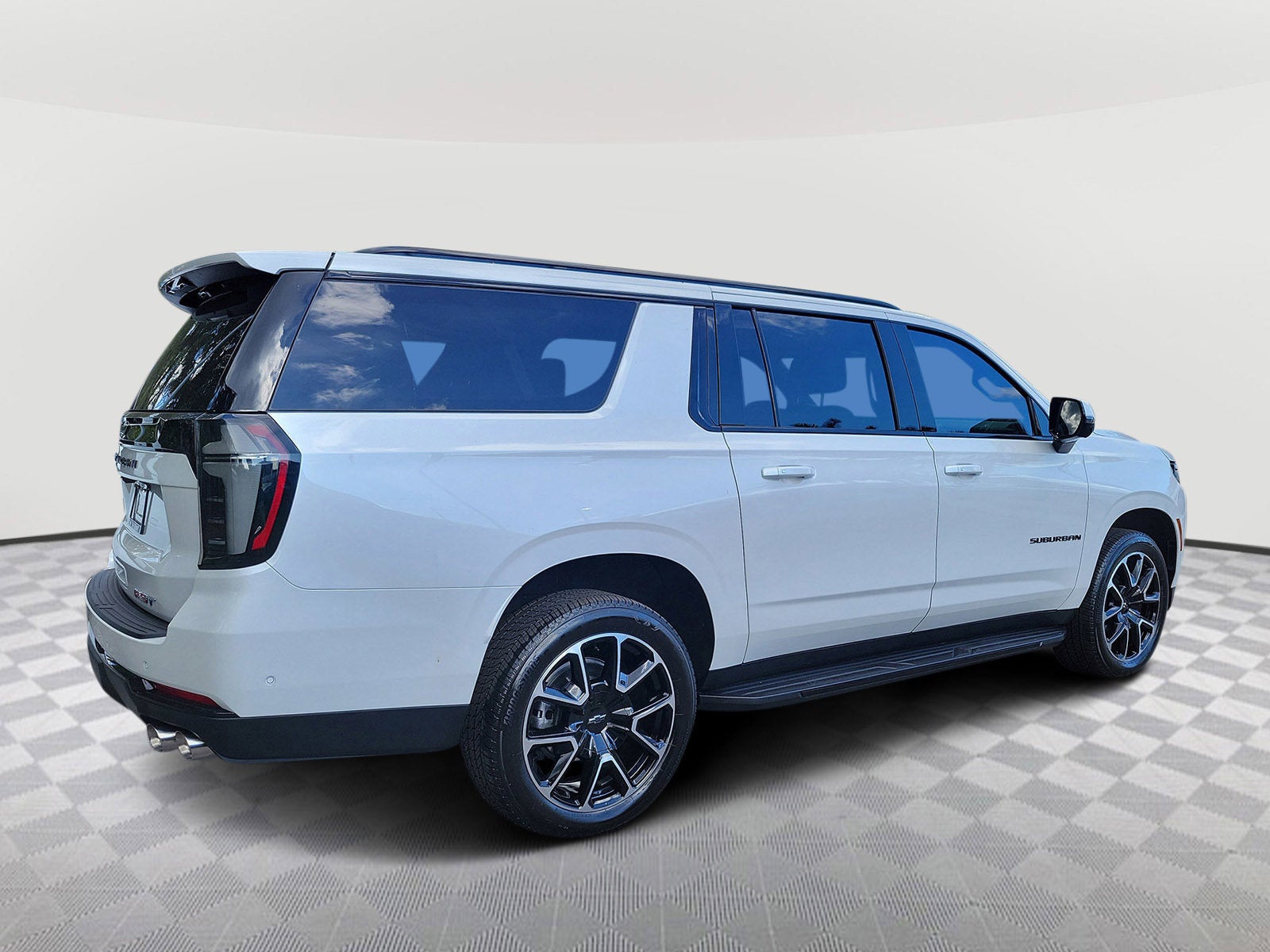 2025 Chevrolet Suburban RST