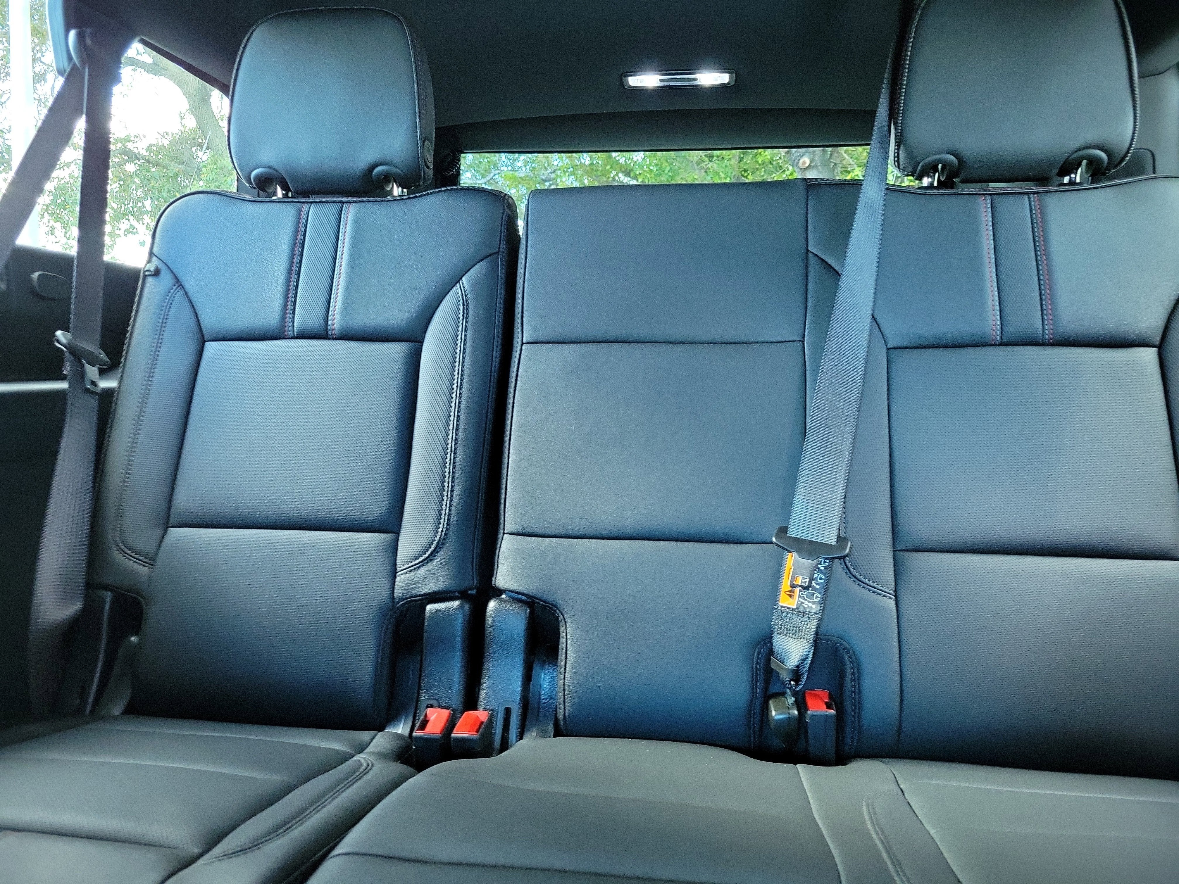 2025 Chevrolet Suburban RST