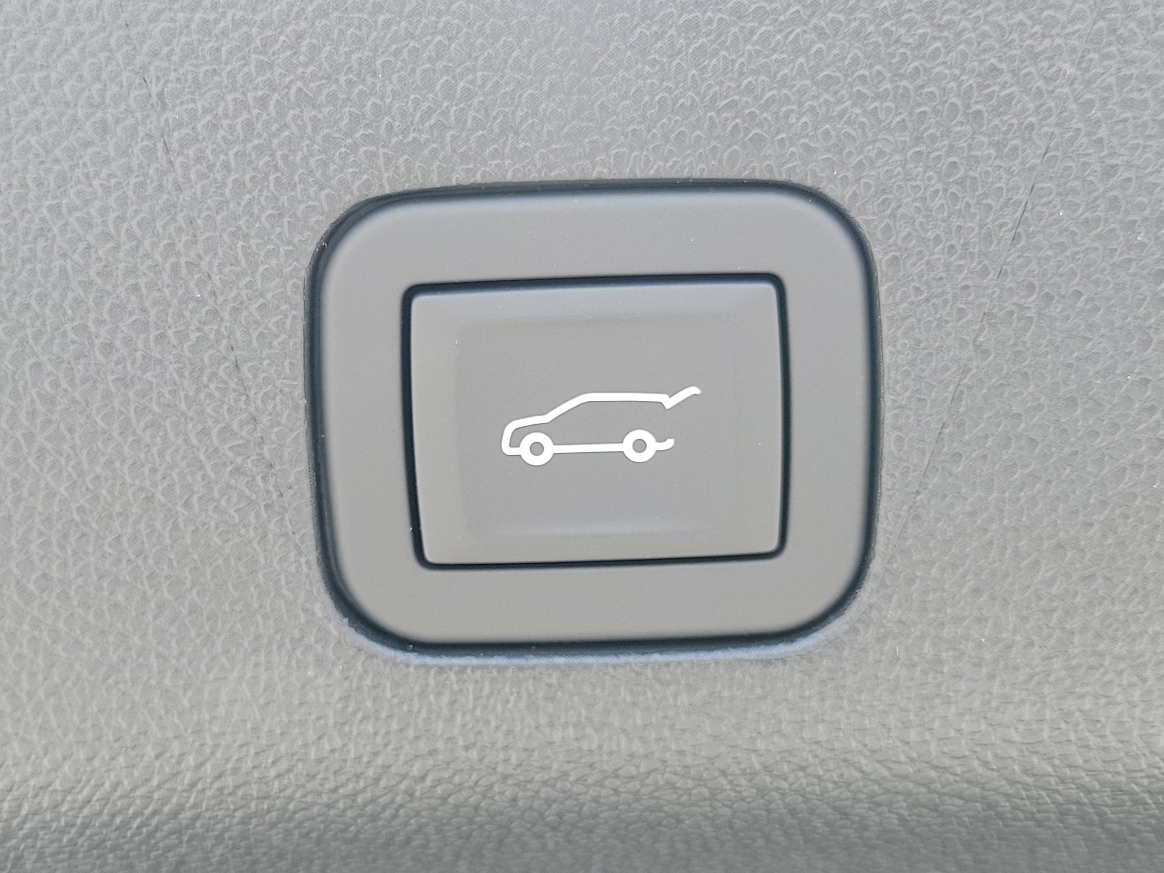 2026 Chevrolet Tahoe Z71 - Photo 13