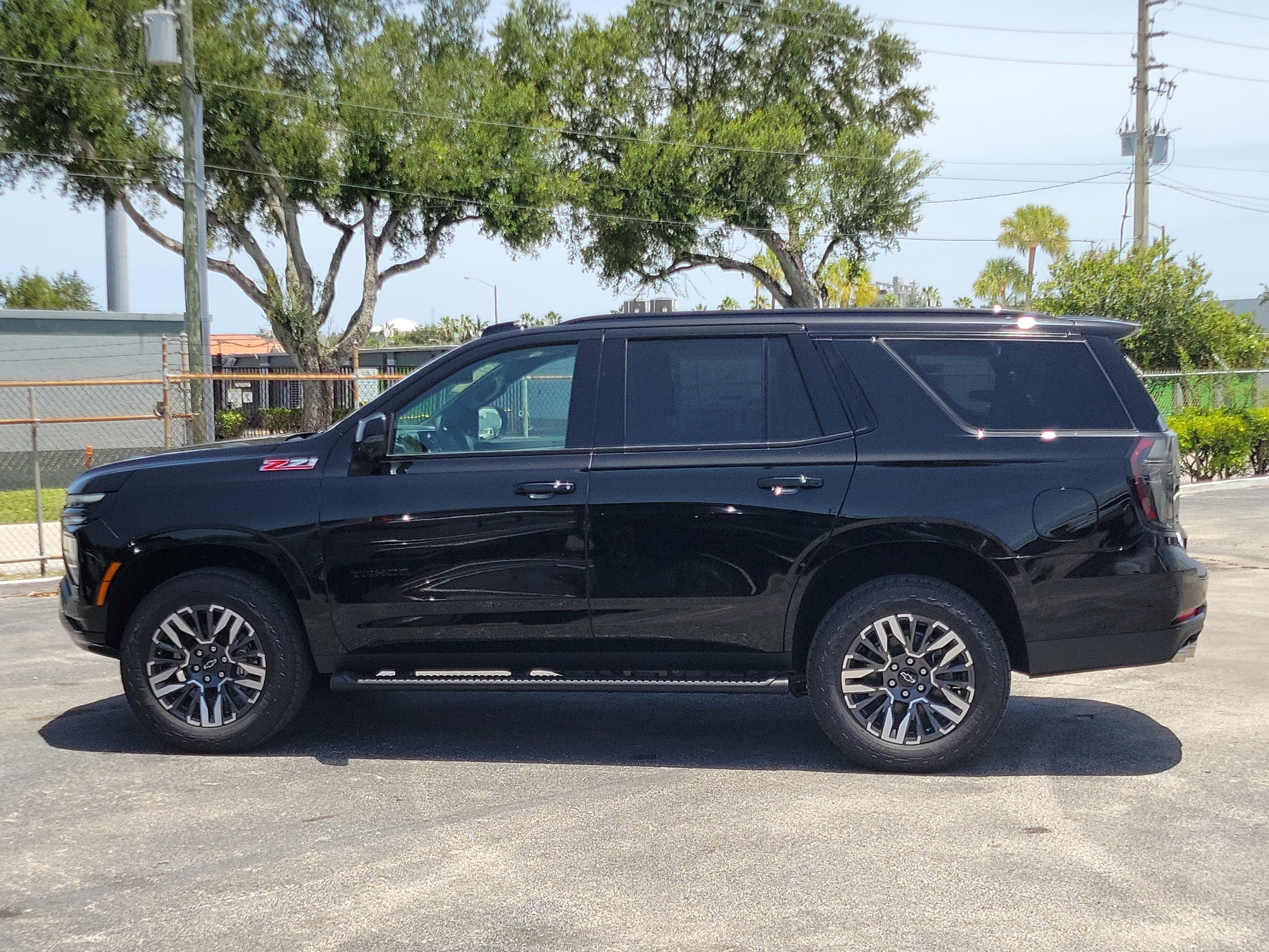 2026 Chevrolet Tahoe Z71 - Photo 6