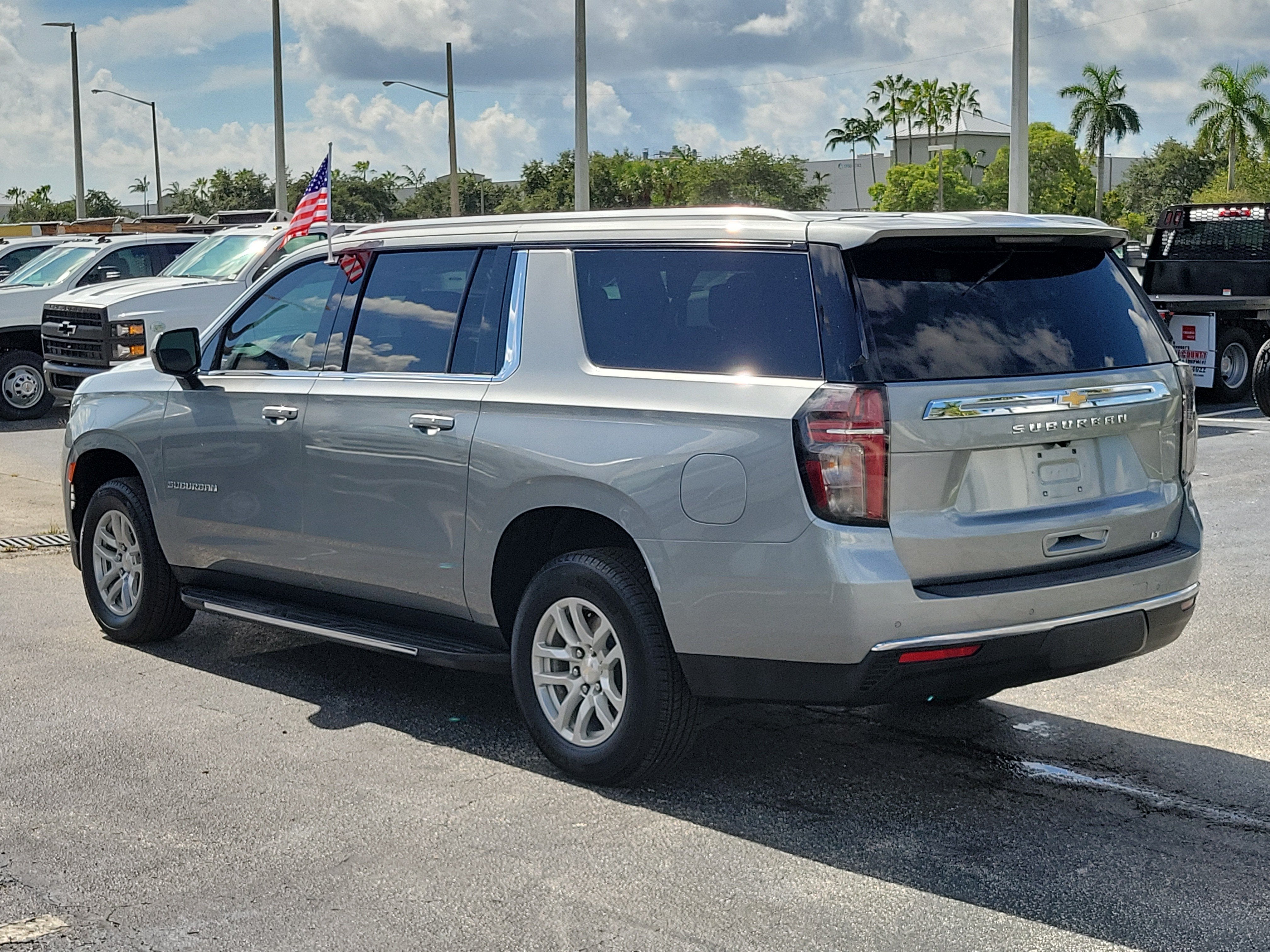 2024 Chevrolet Suburban LT