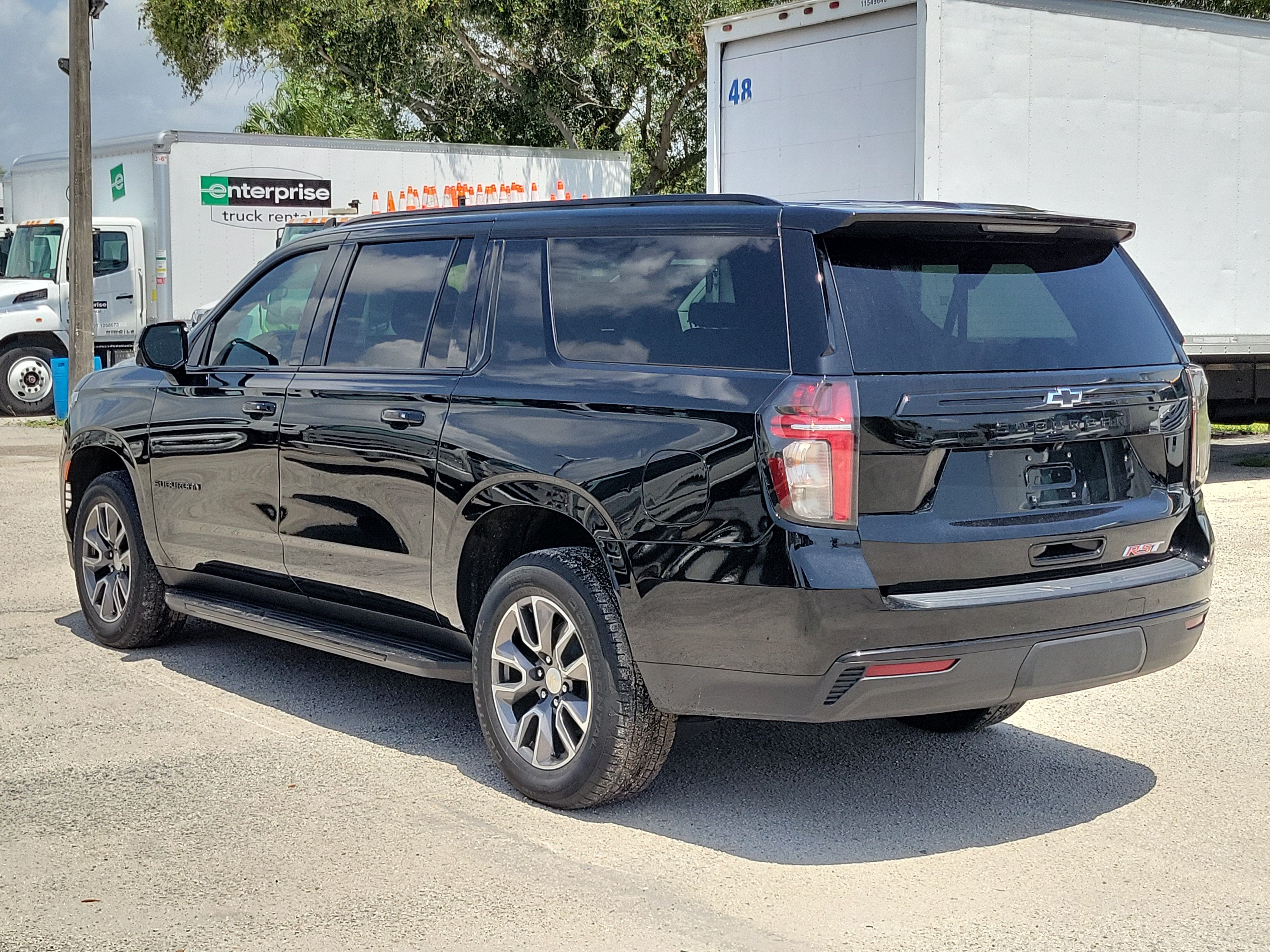 2023 Chevrolet Suburban RST