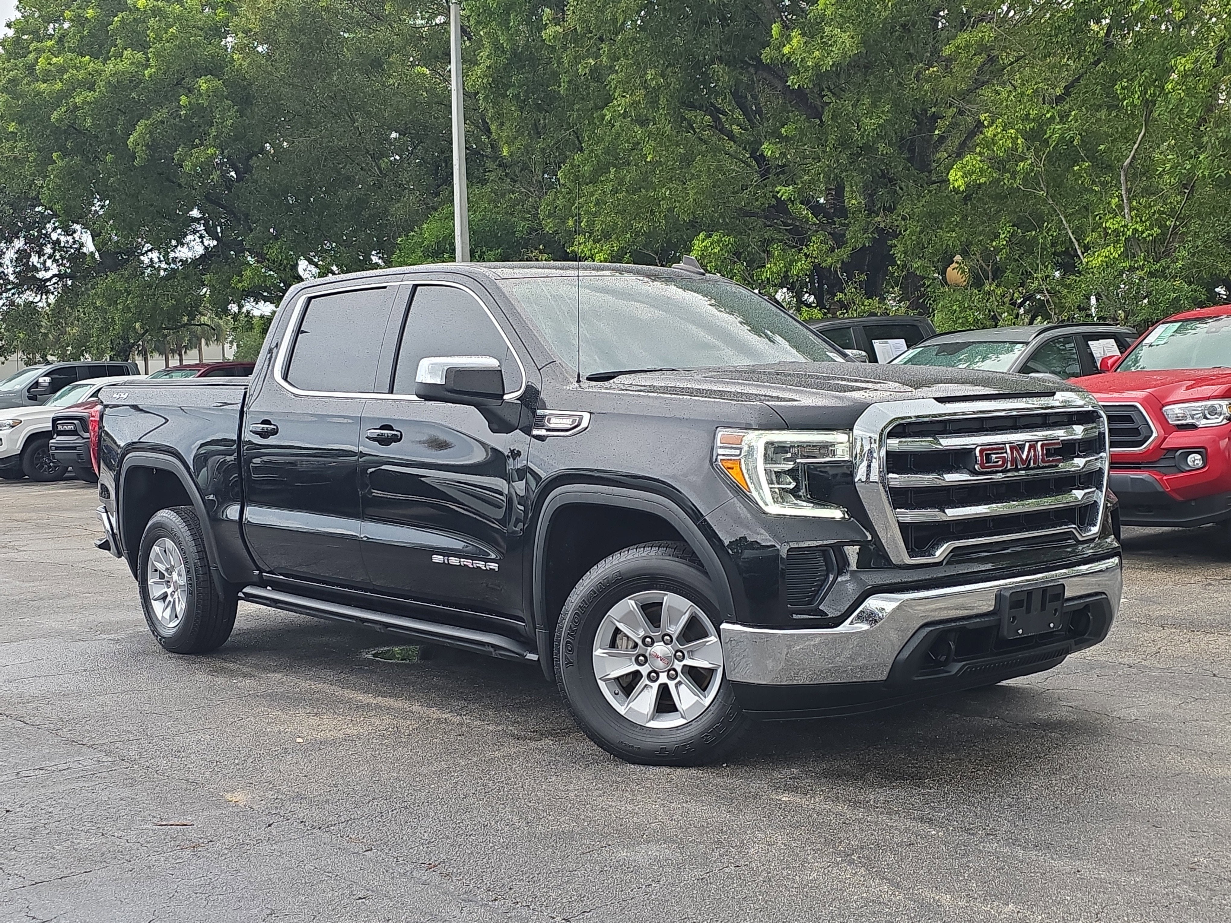 2021 GMC Sierra 4WD Crew Cab Short Box SLE's photo