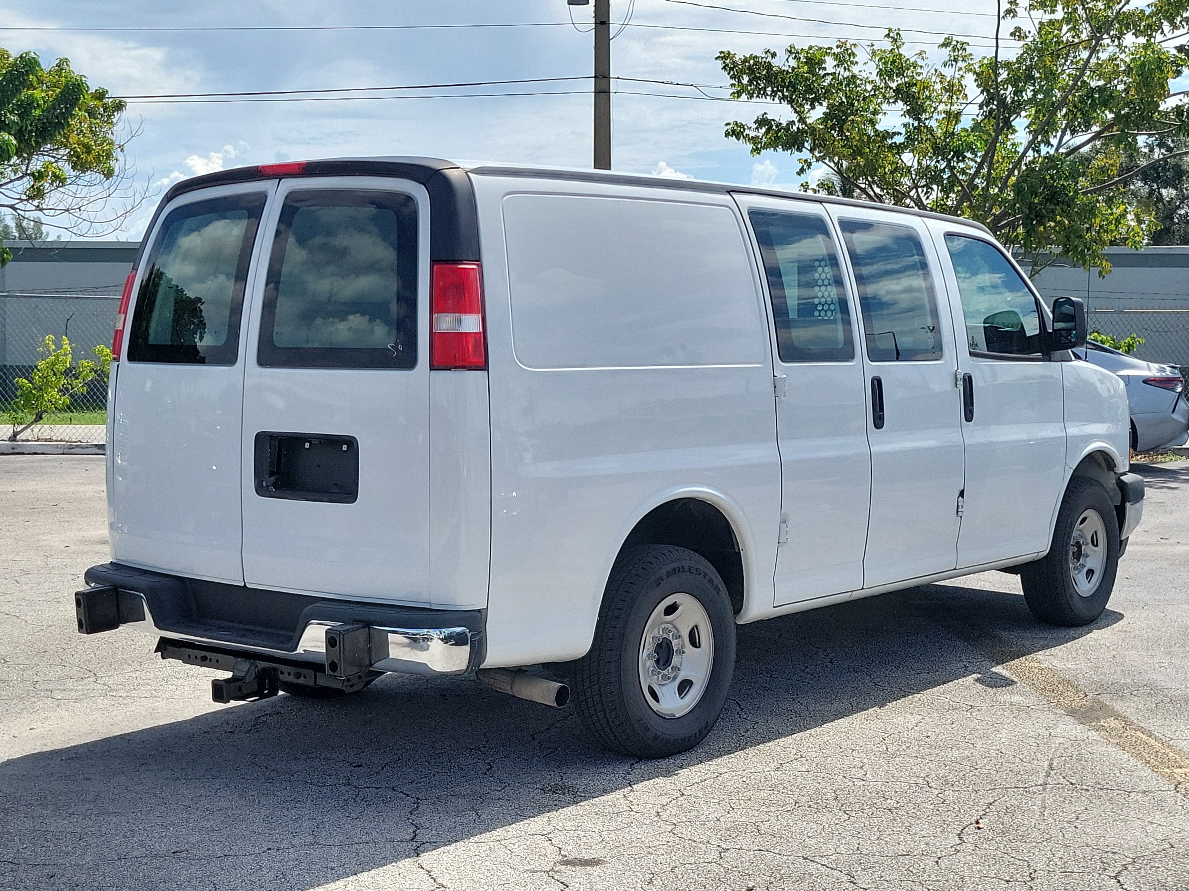 2020 GMC Savana Cargo 2500 Base