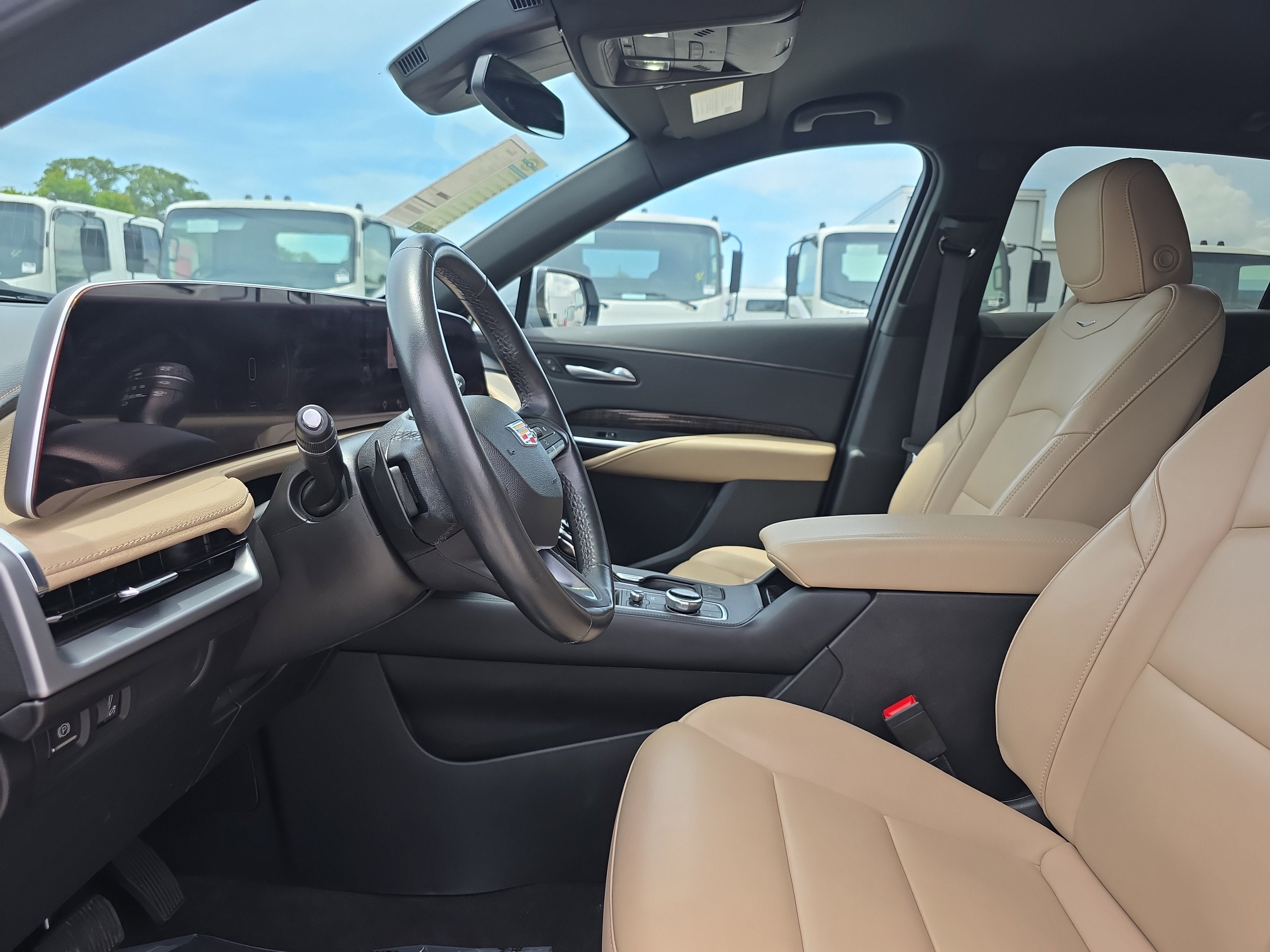 2025 Cadillac XT4 Premium Luxury
