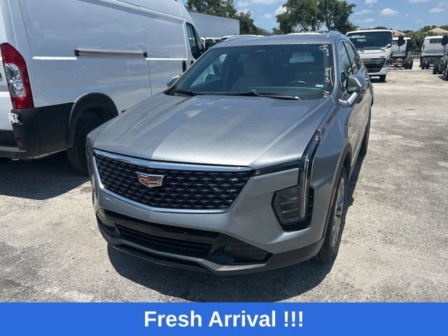 2025 Cadillac XT4 Premium Luxury