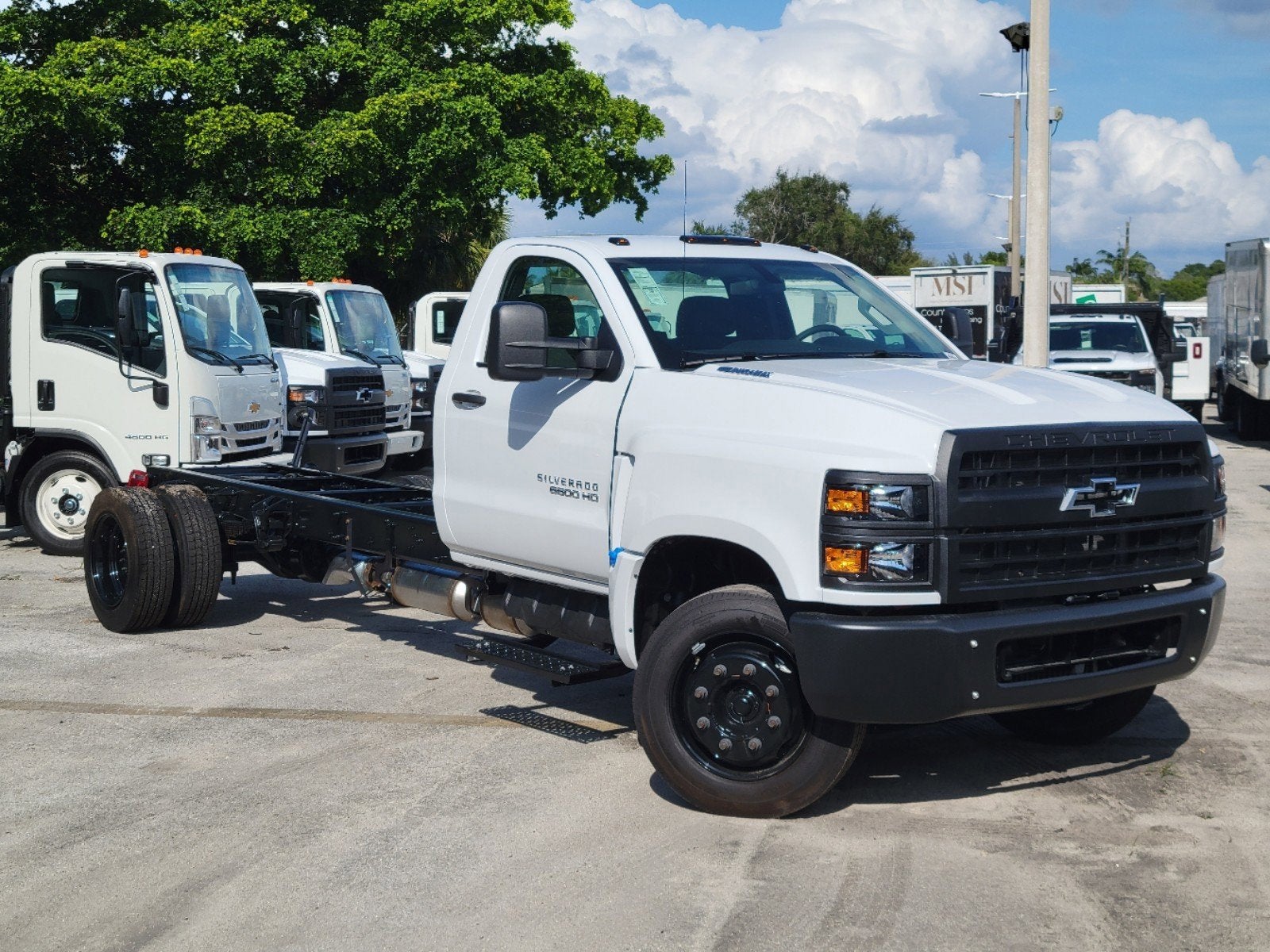 2024 Chevrolet Silverado 6500 HD Work Truck