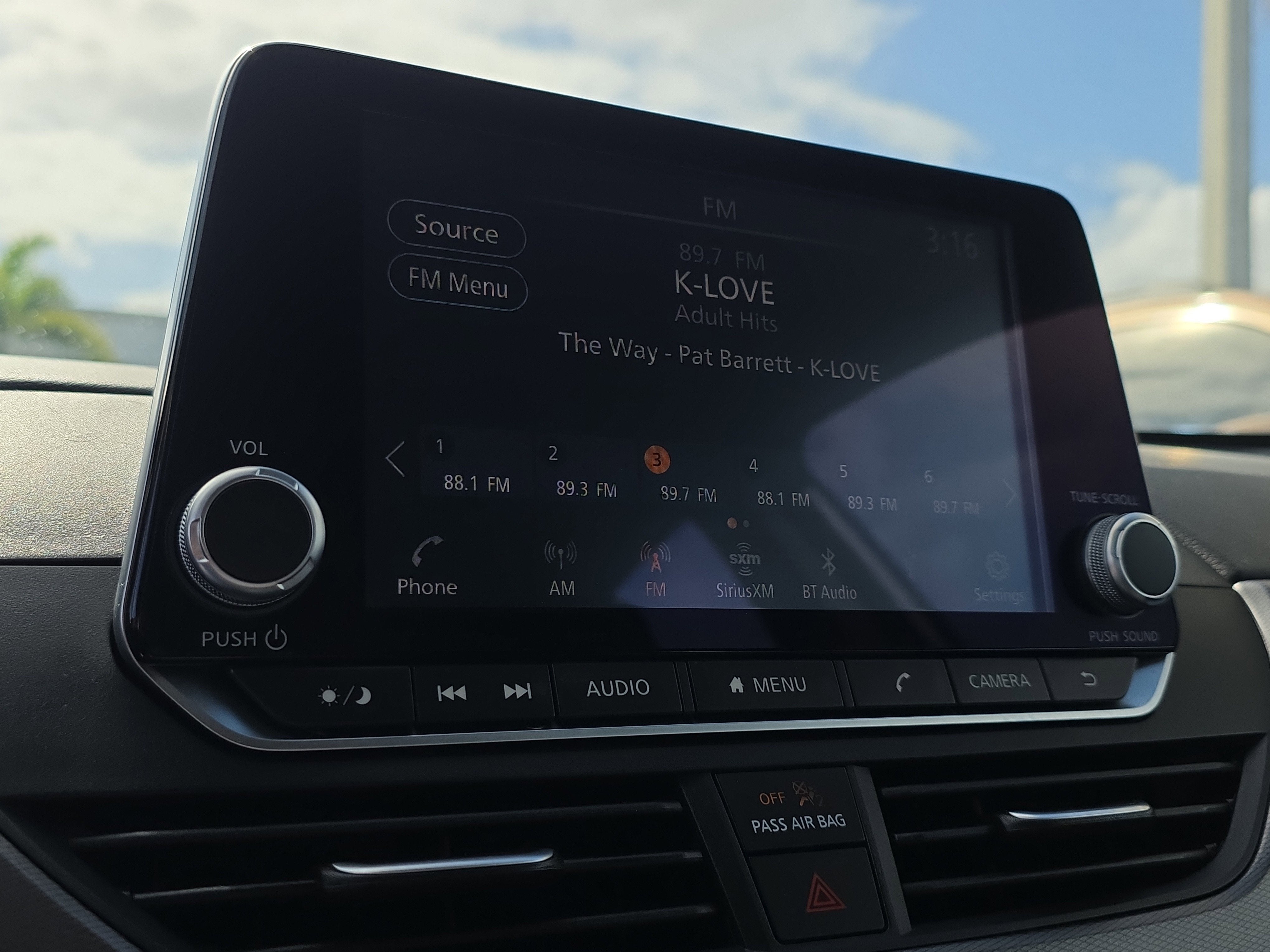 2025 Nissan Altima SR