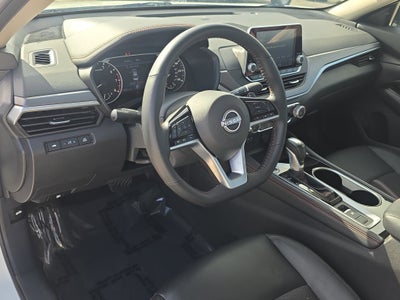 2025 Nissan Altima SR