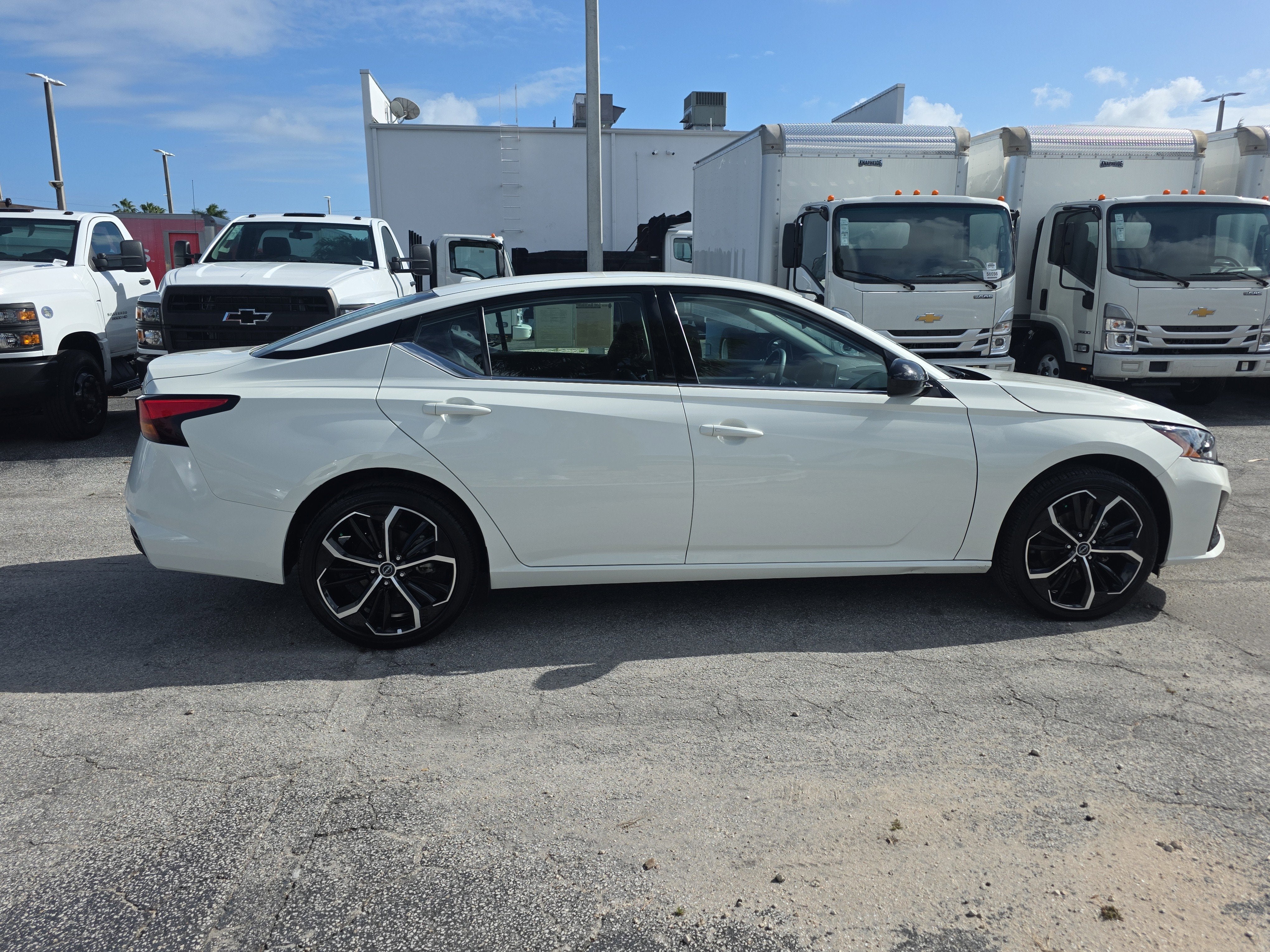 2025 Nissan Altima SR