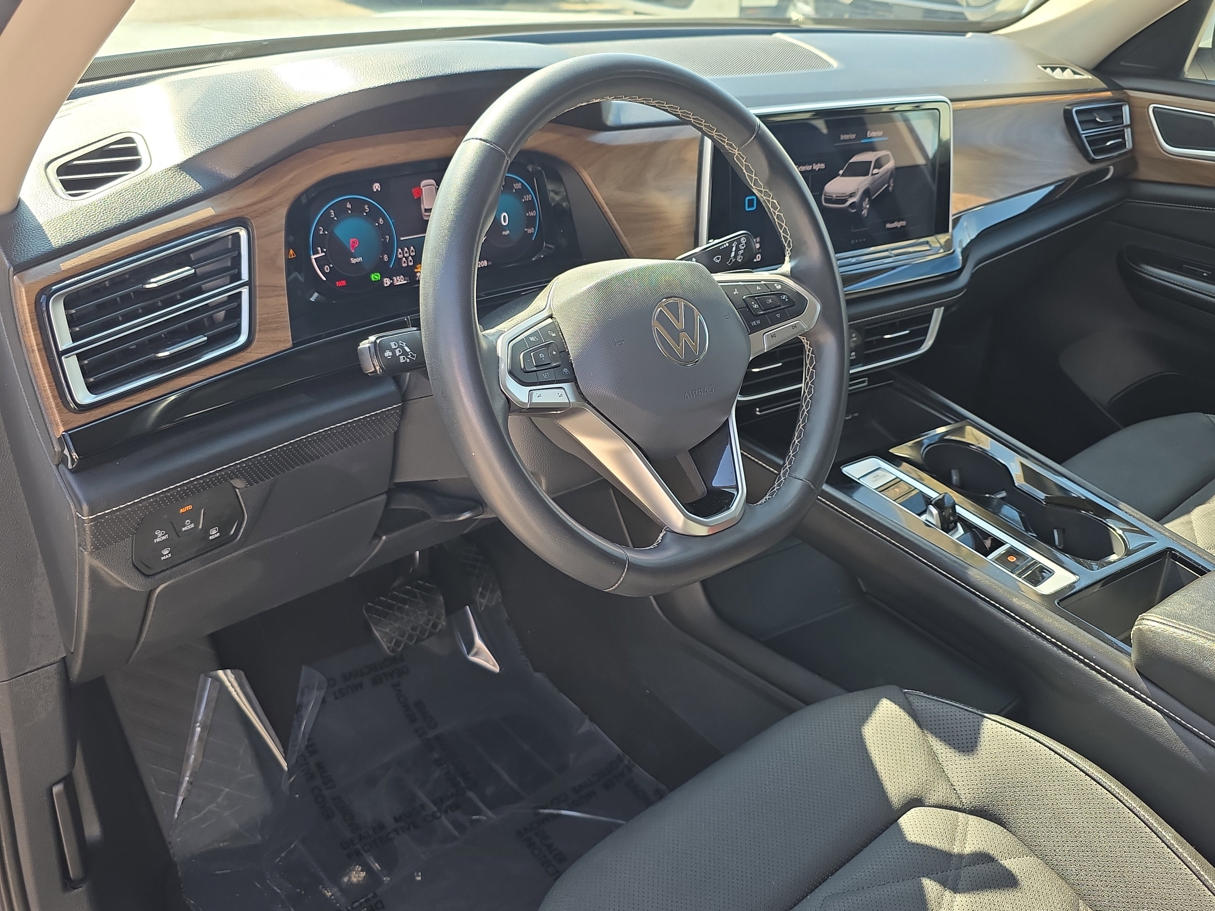 2024 Volkswagen Atlas 2.0T SE w/Technology