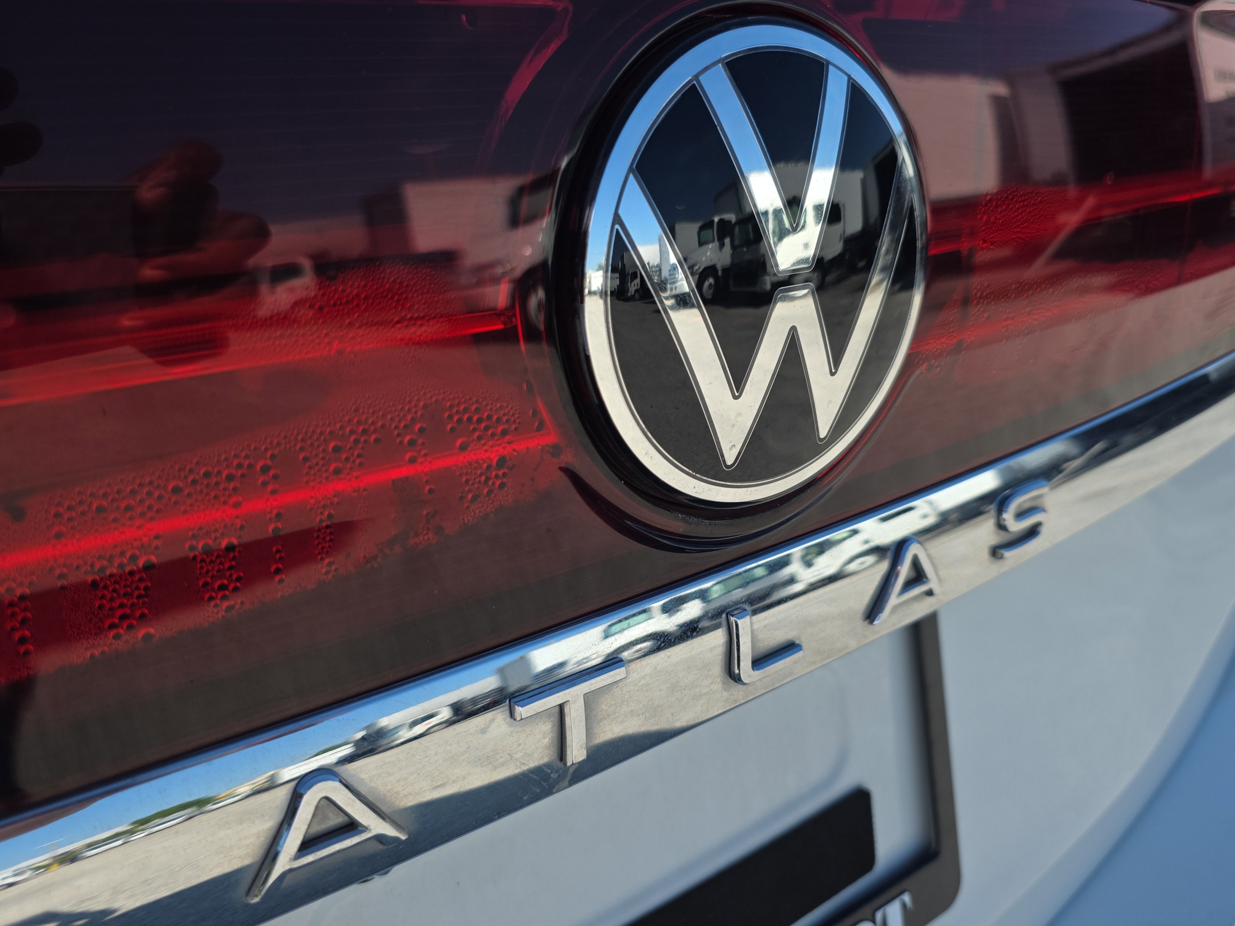 2024 Volkswagen Atlas 2.0T SE w/Technology