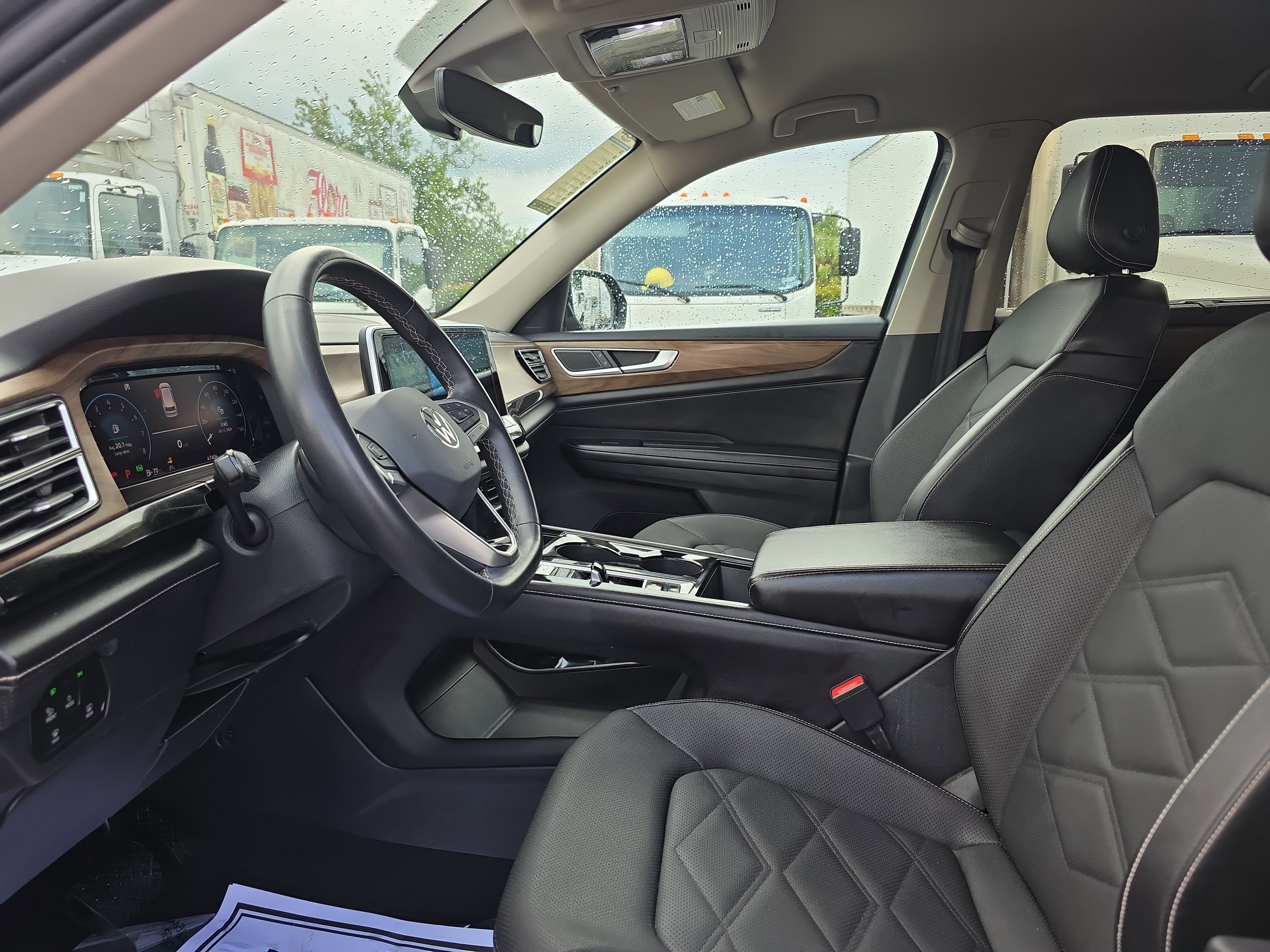 2024 Volkswagen Atlas 2.0T SE w/Technology