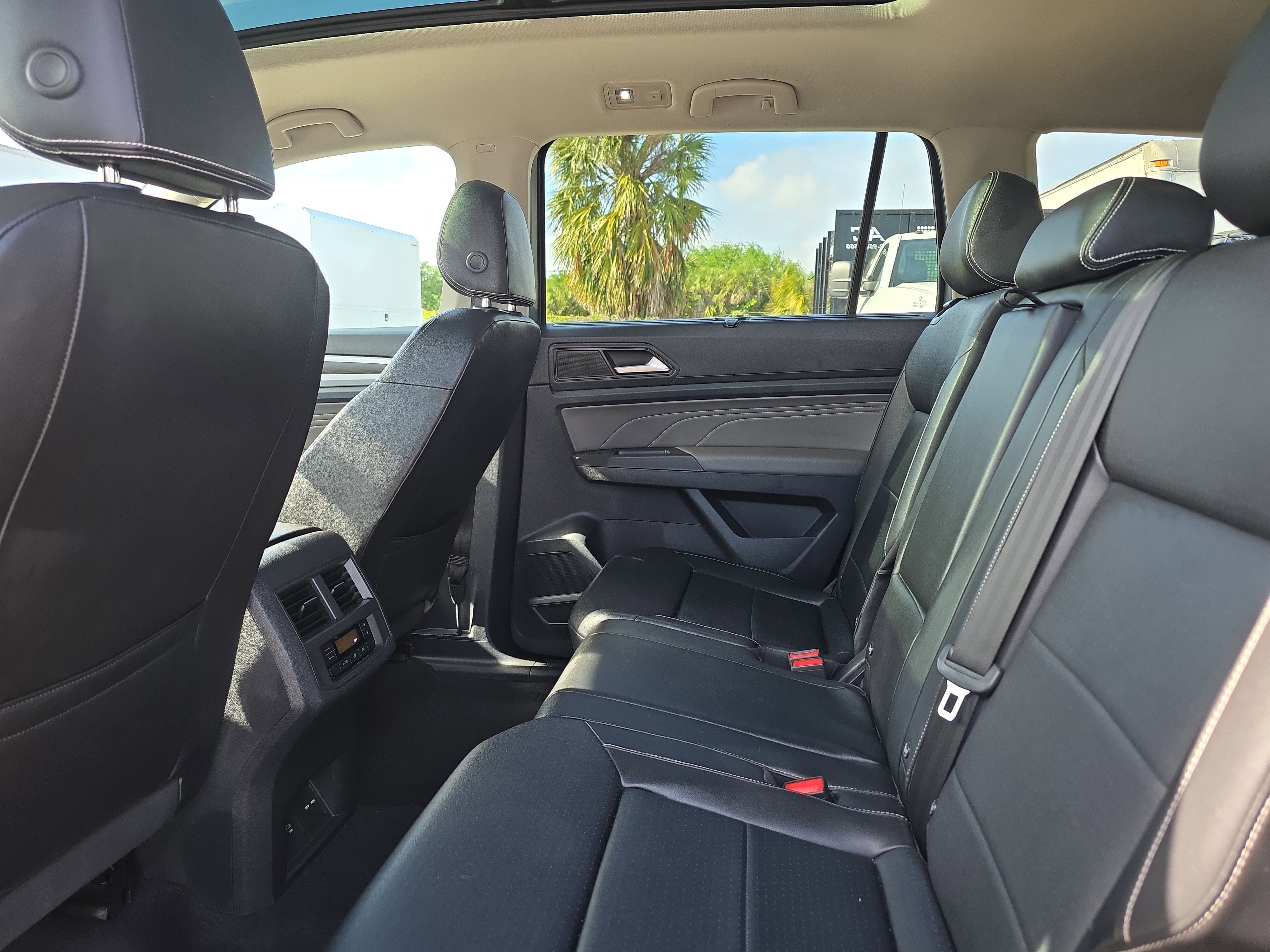 2022 Volkswagen Atlas 2.0T SE w/Technology