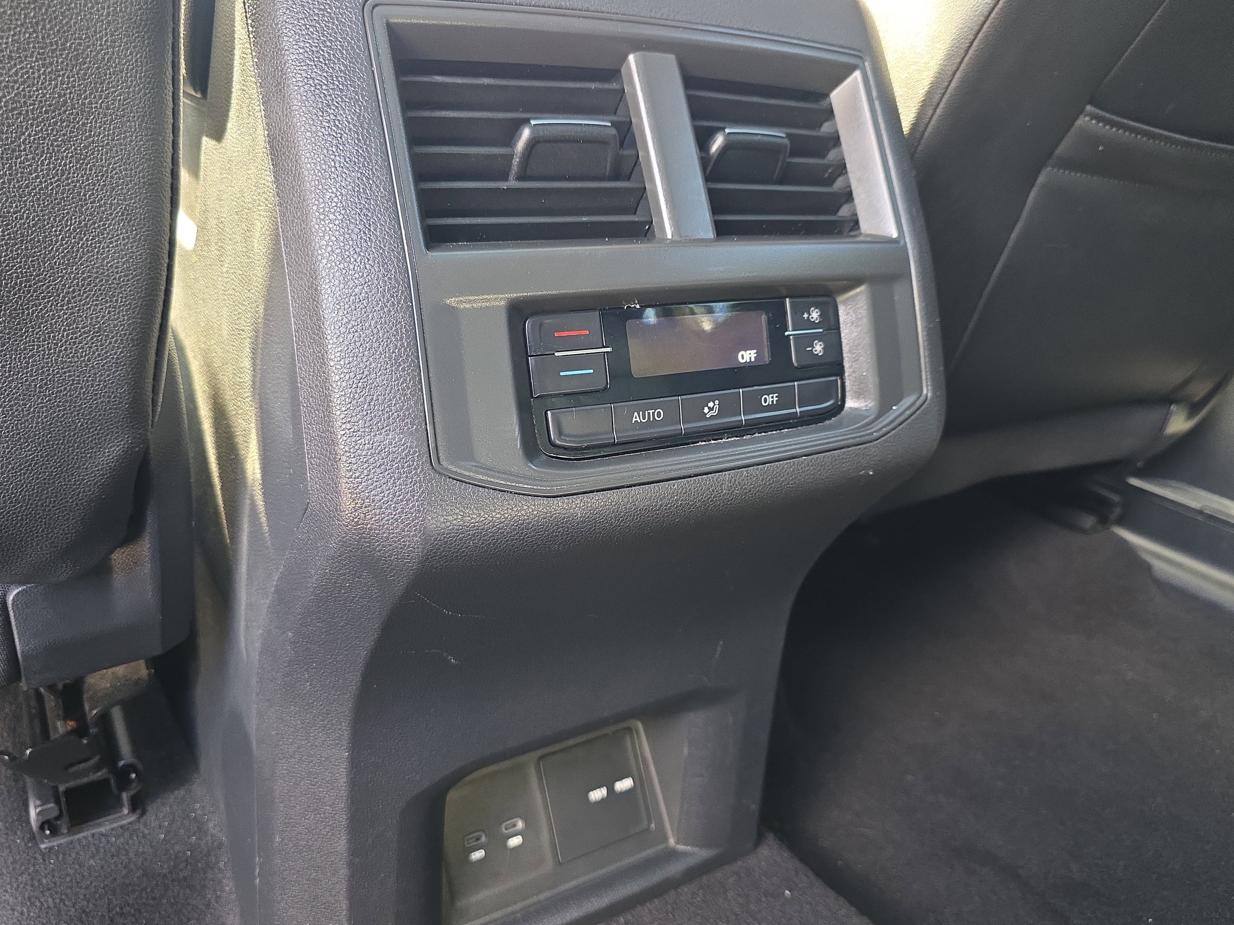 2022 Volkswagen Atlas 2.0T SE w/Technology