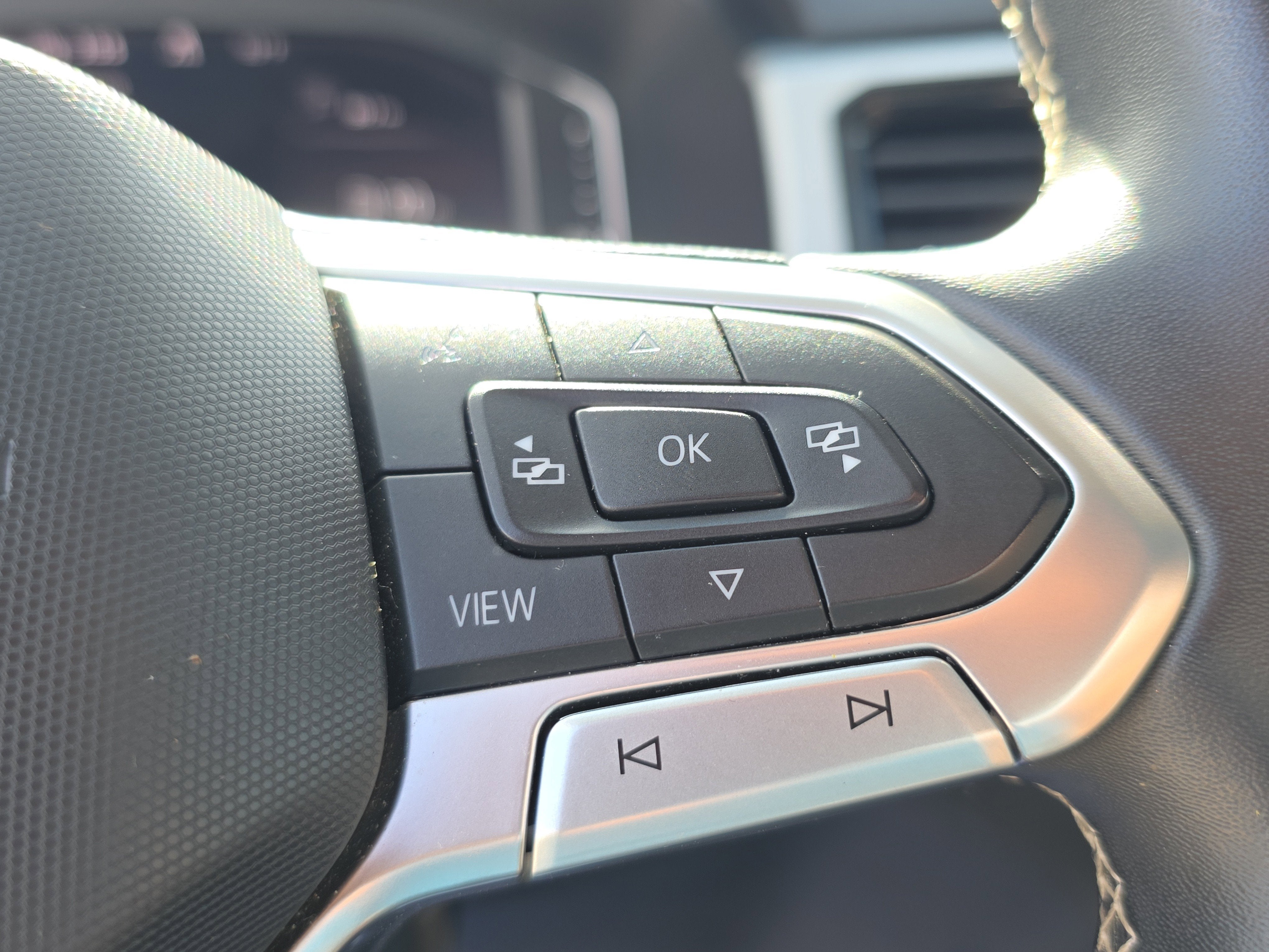 2022 Volkswagen Atlas 2.0T SE w/Technology