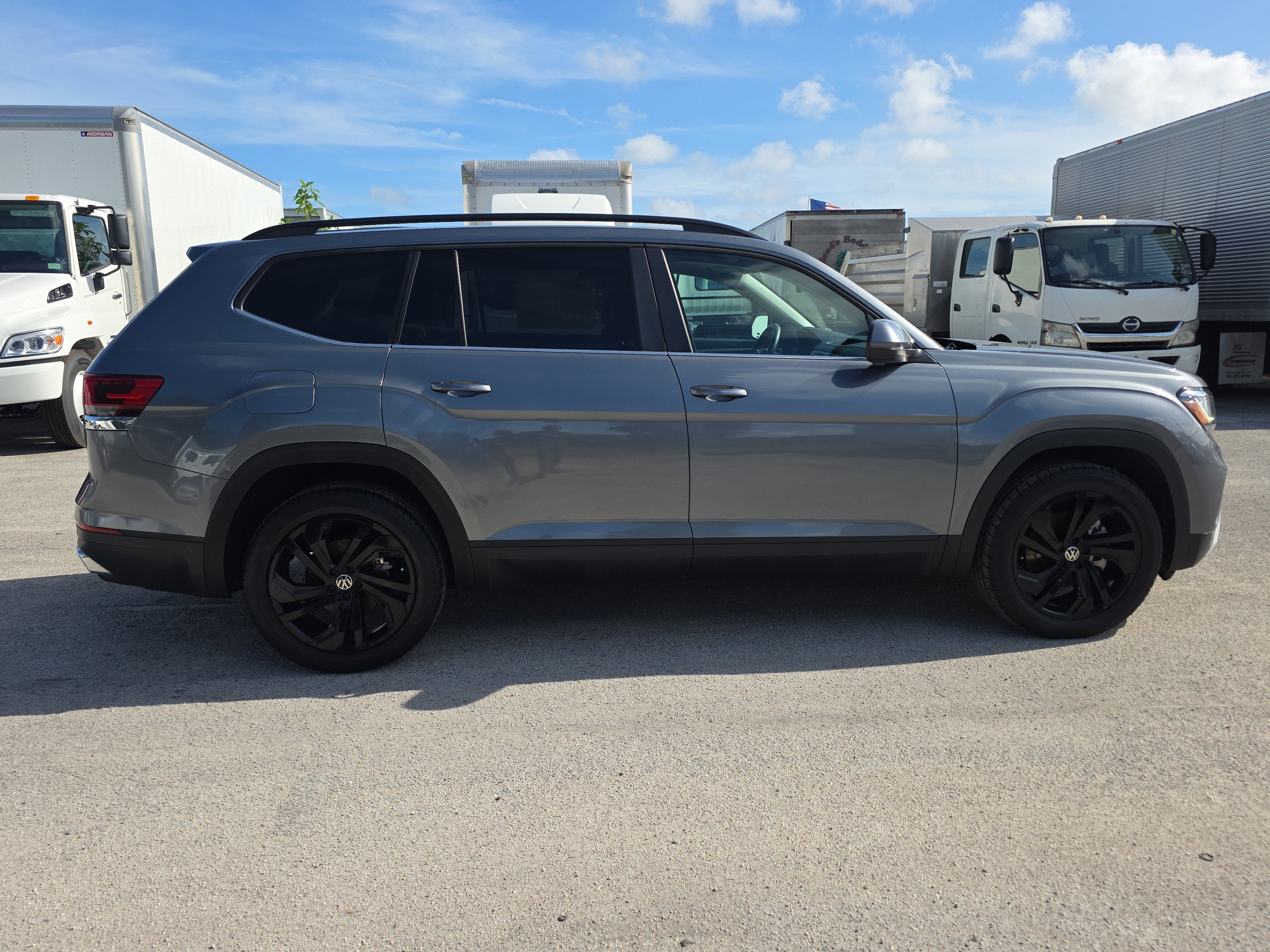 2022 Volkswagen Atlas 2.0T SE w/Technology