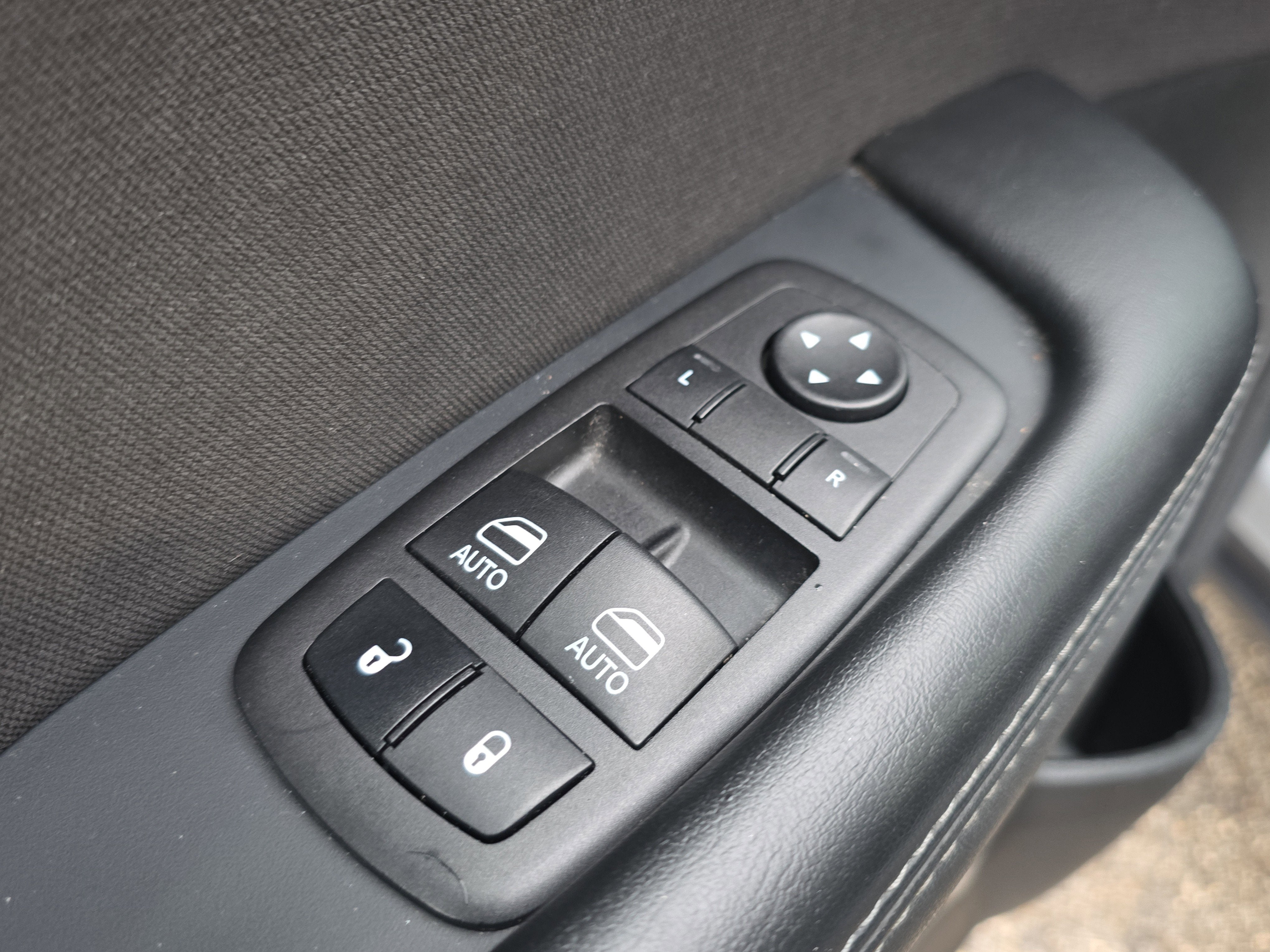 2022 Dodge Challenger SXT - Photo 38