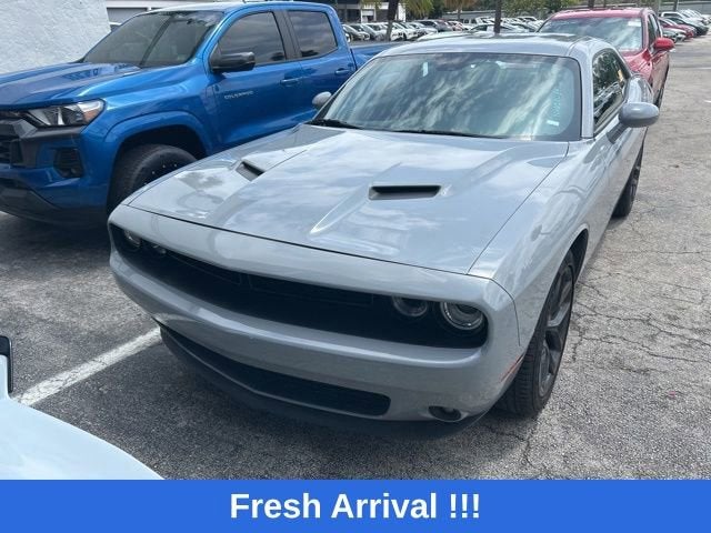 2022 Dodge Challenger SXT - Photo 6