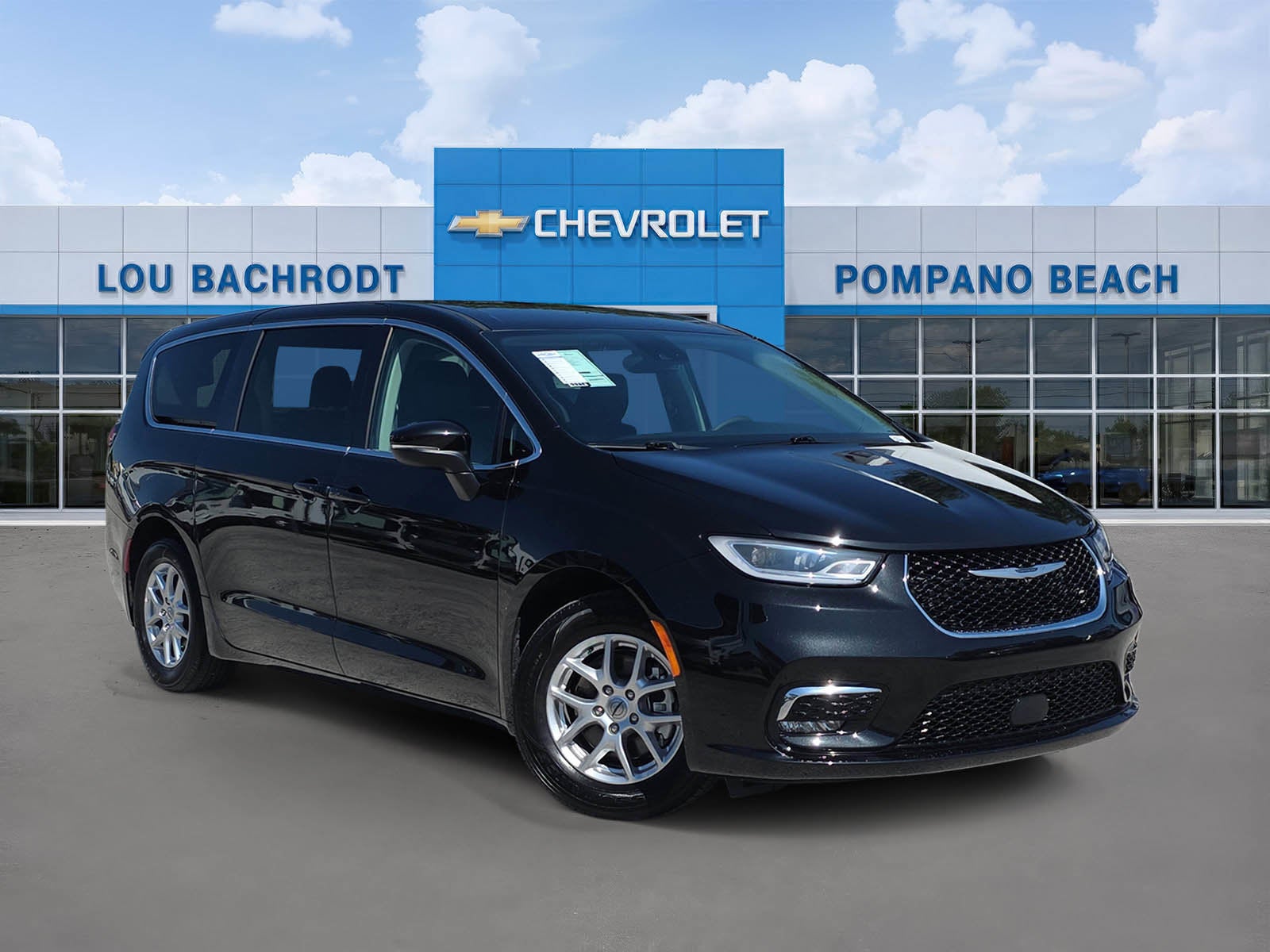 2023 Chrysler Pacifica Touring L's photo