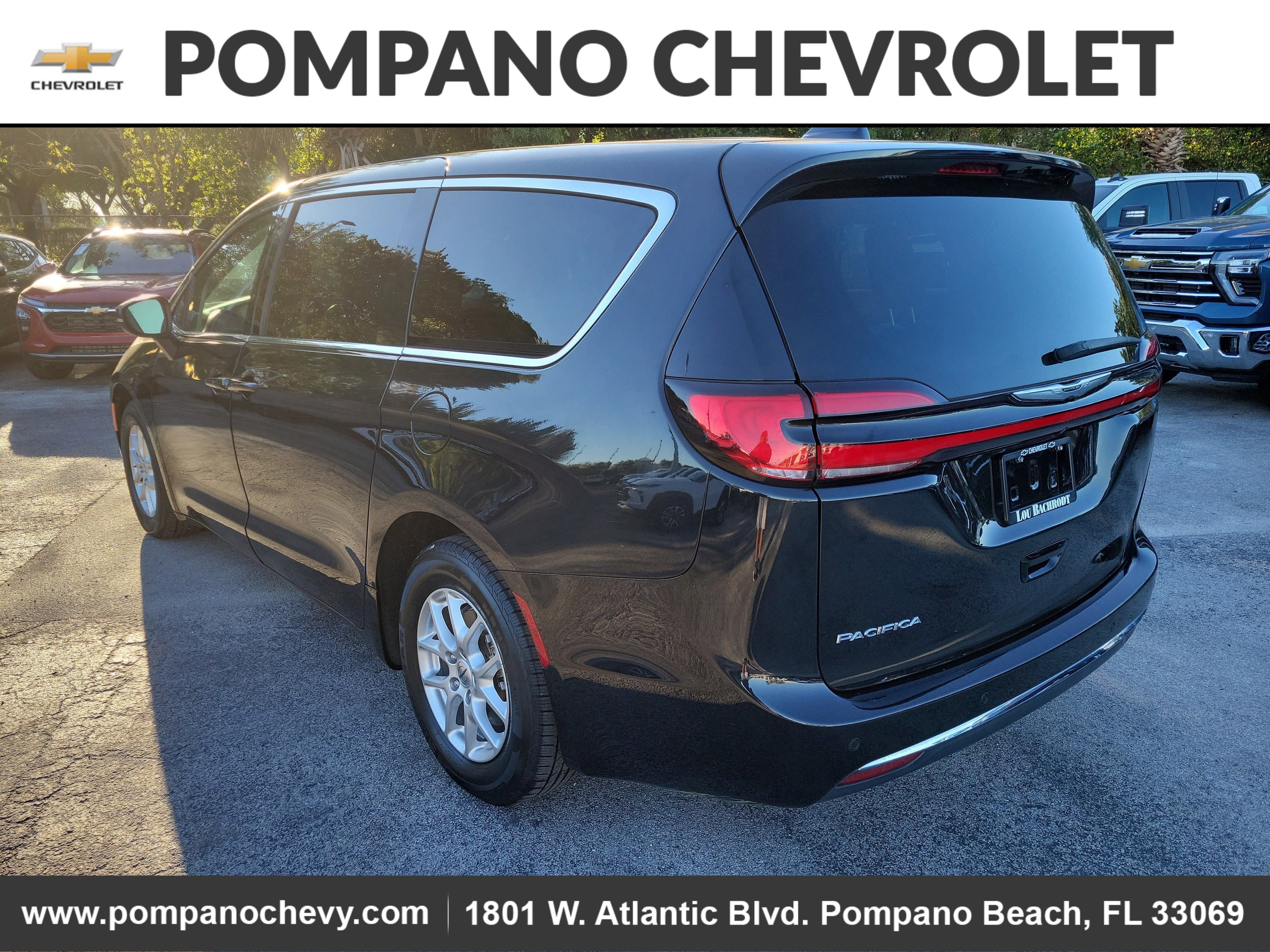 2023 Chrysler Pacifica Touring L