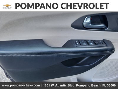 2022 Chrysler Pacifica Touring L