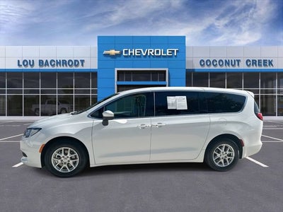 2023 Chrysler Voyager LX