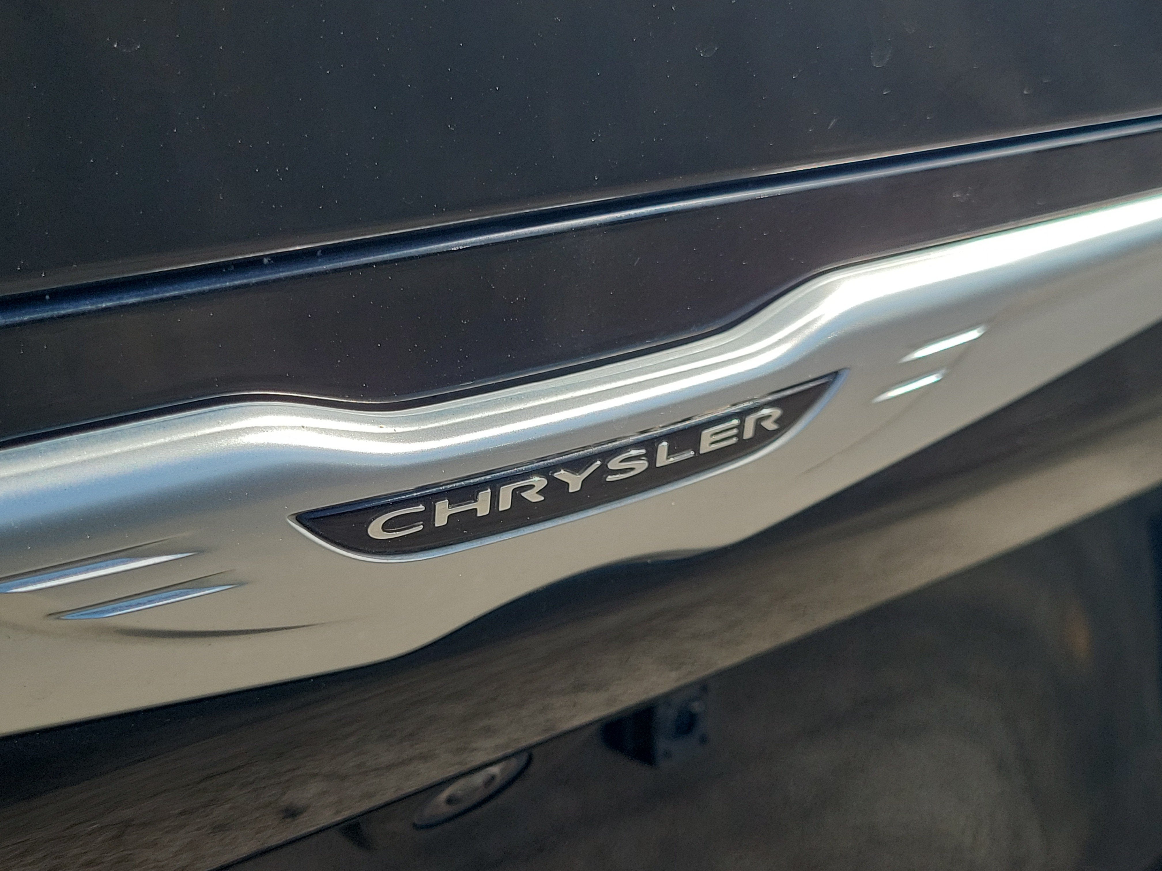 2023 Chrysler Voyager LX