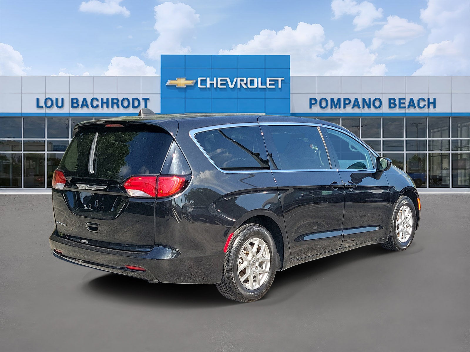 2023 Chrysler Voyager LX