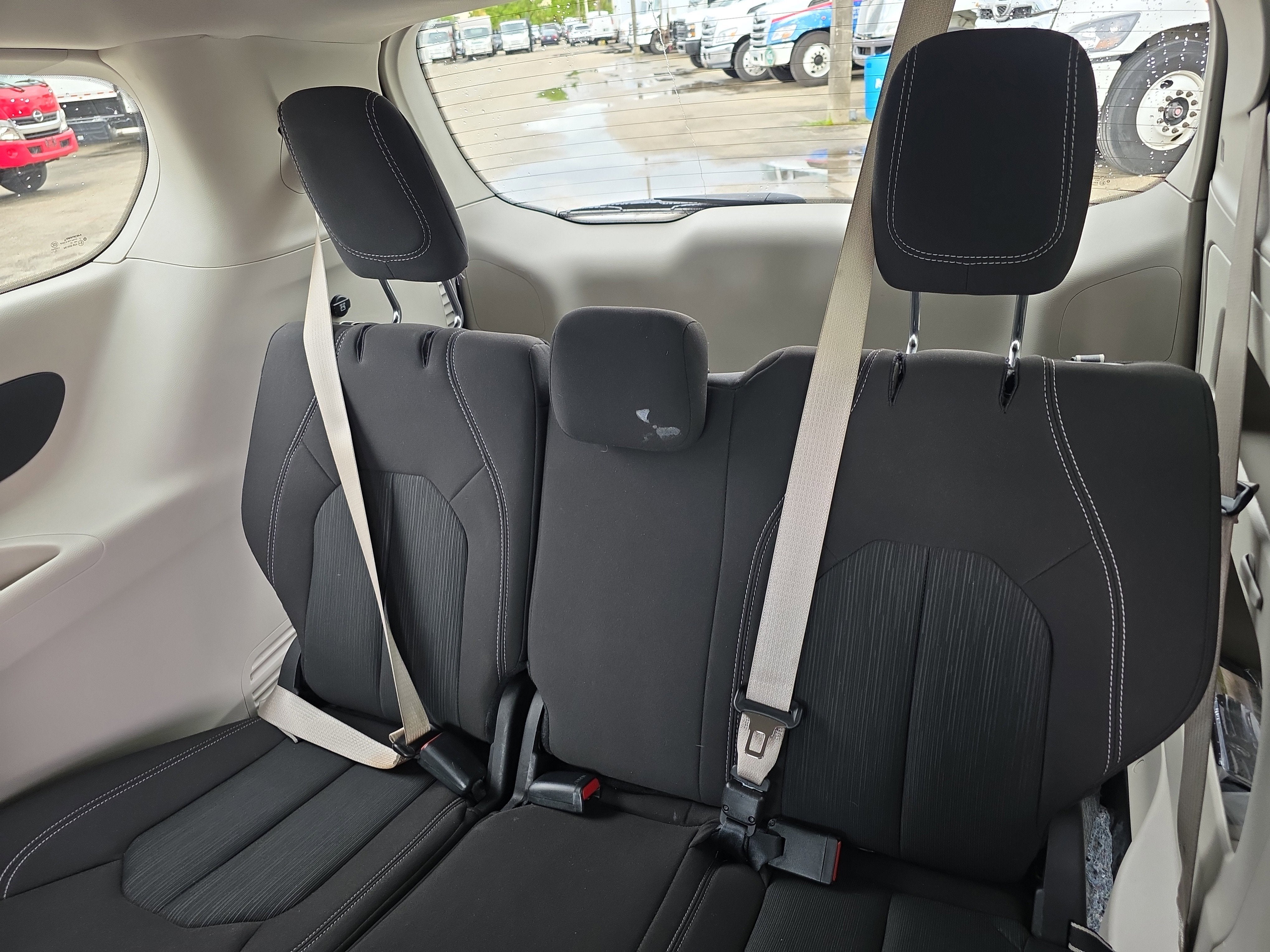 2024 Chrysler Voyager LX