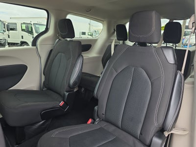 2024 Chrysler Voyager LX