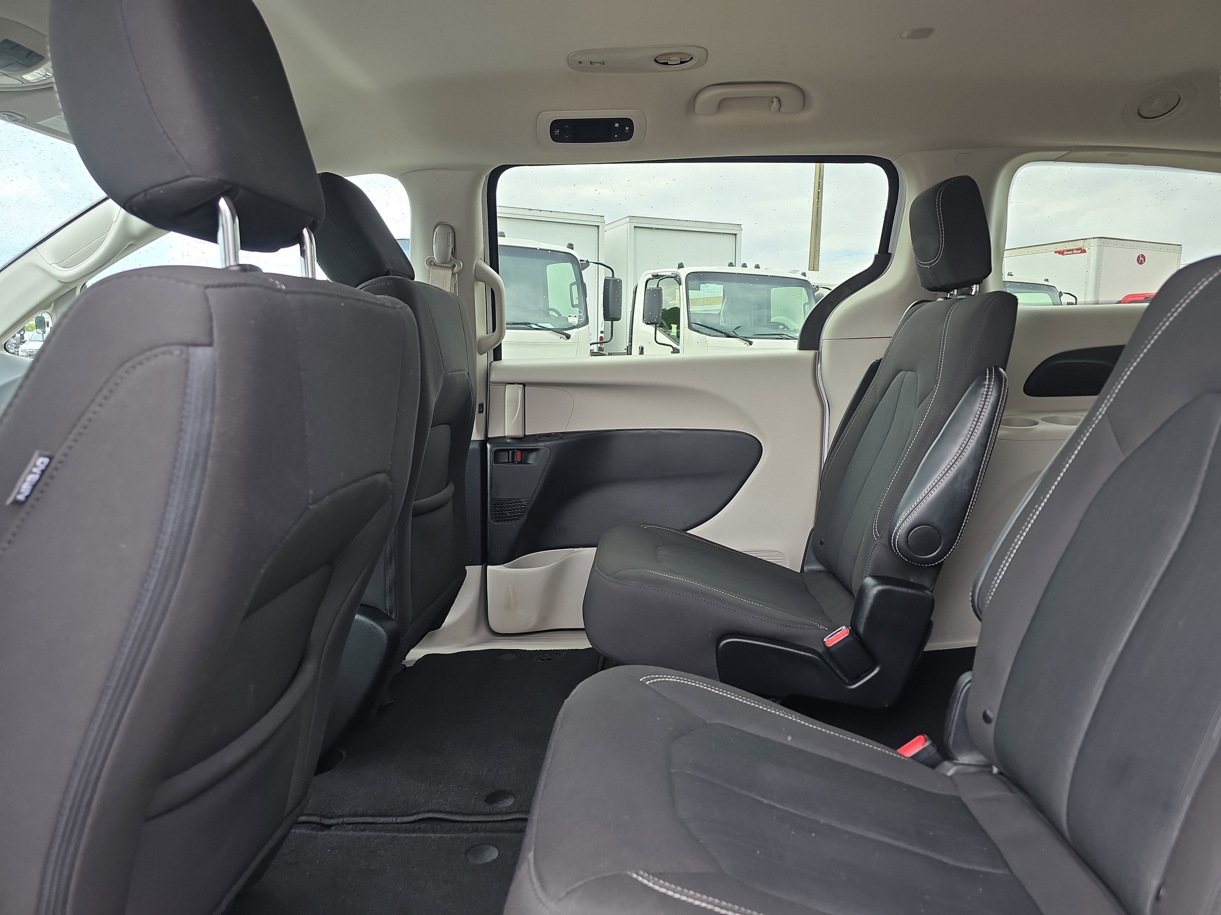 2024 Chrysler Voyager LX