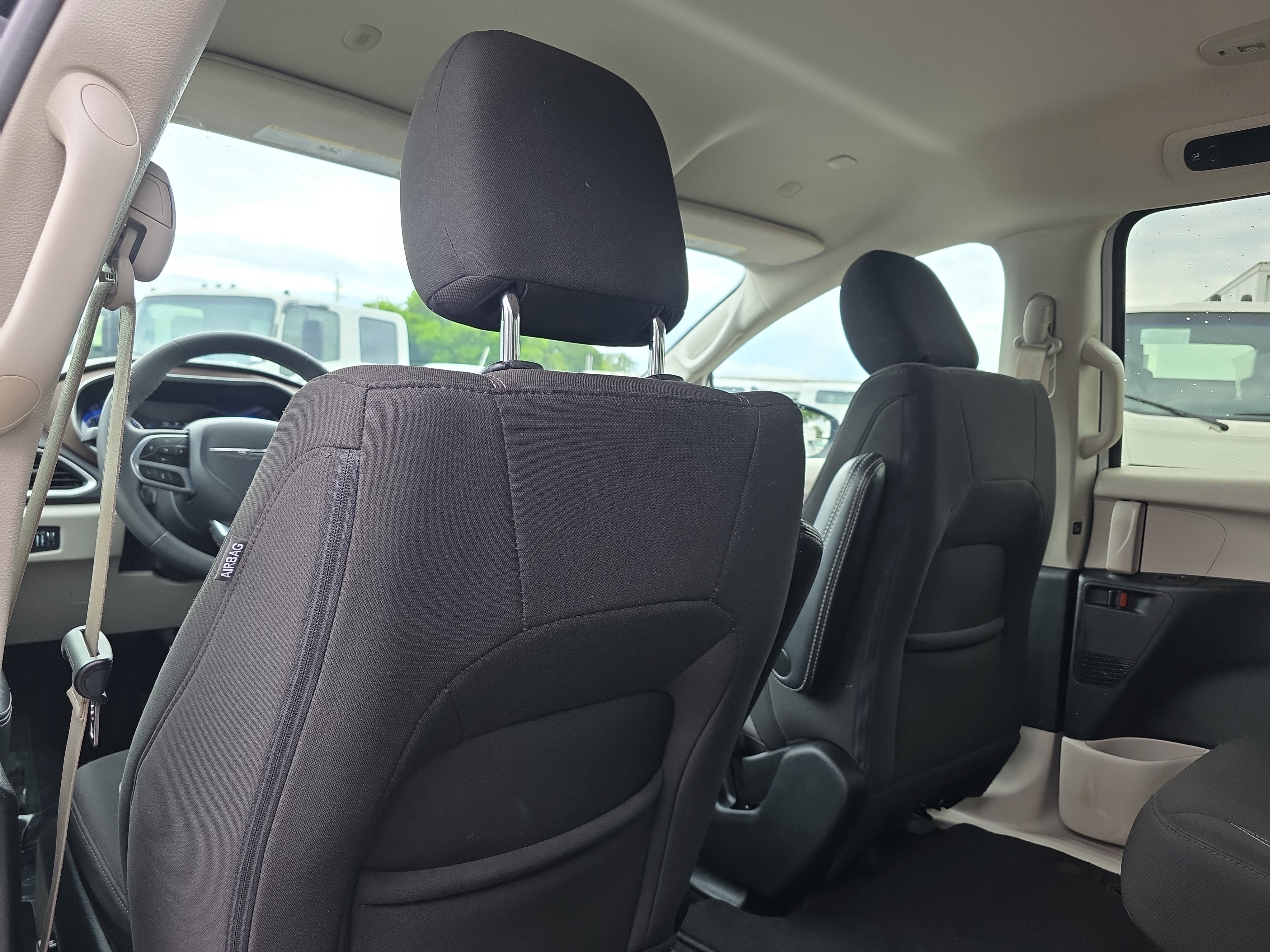 2024 Chrysler Voyager LX