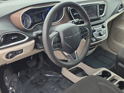 2024 Chrysler Voyager LX