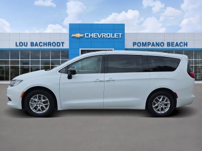 2024 Chrysler Voyager LX