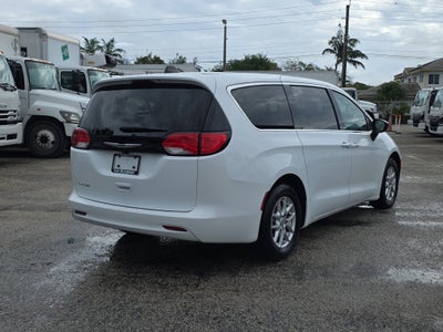 2024 Chrysler Voyager LX