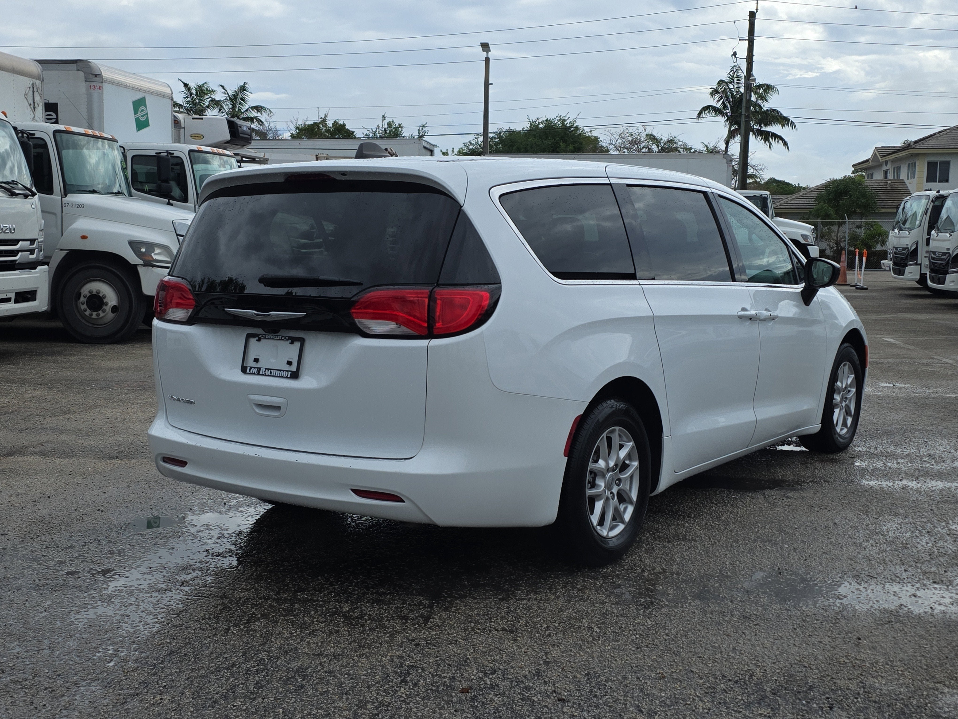 2024 Chrysler Voyager LX