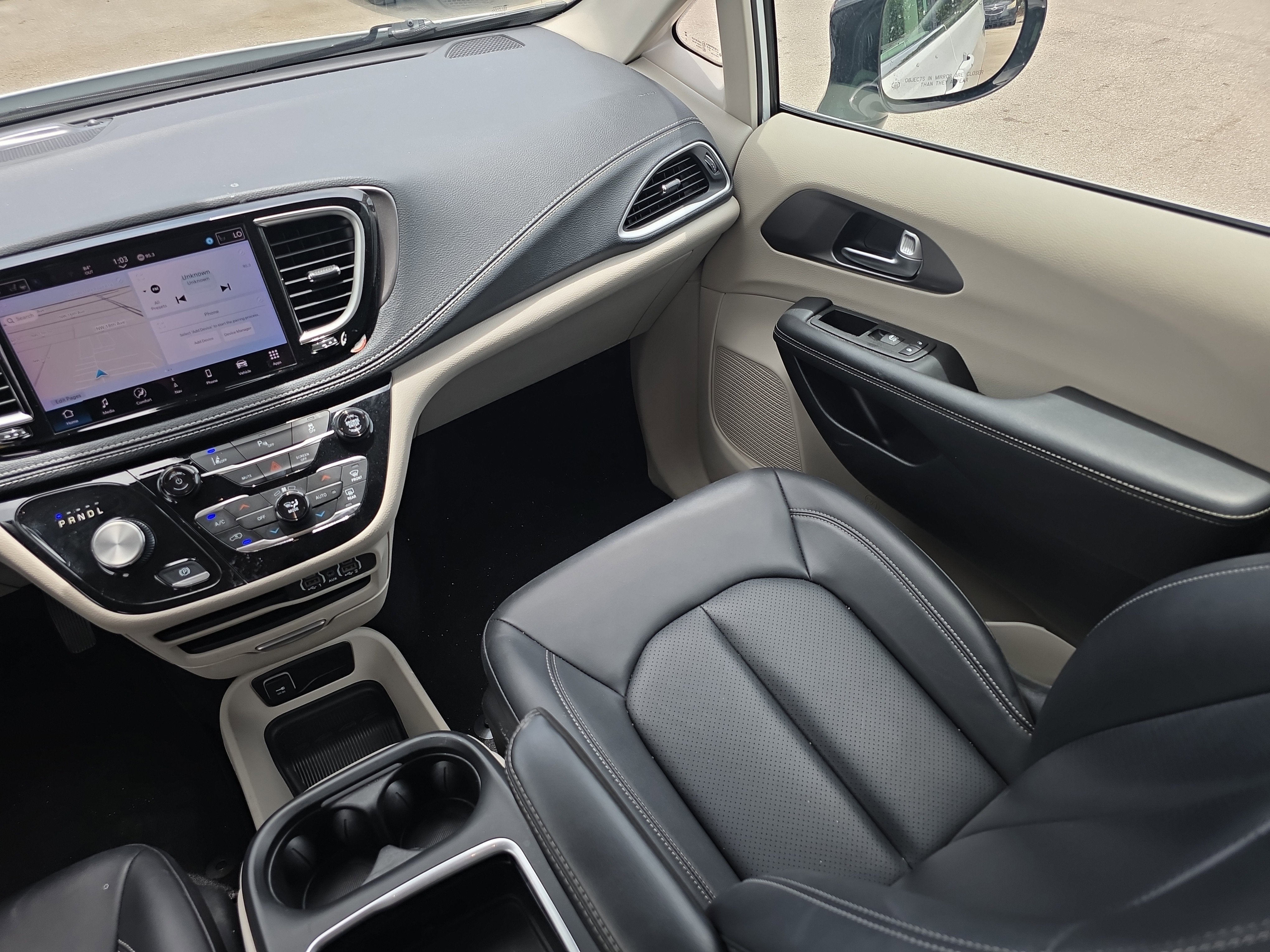 2024 Chrysler Pacifica Hybrid Select
