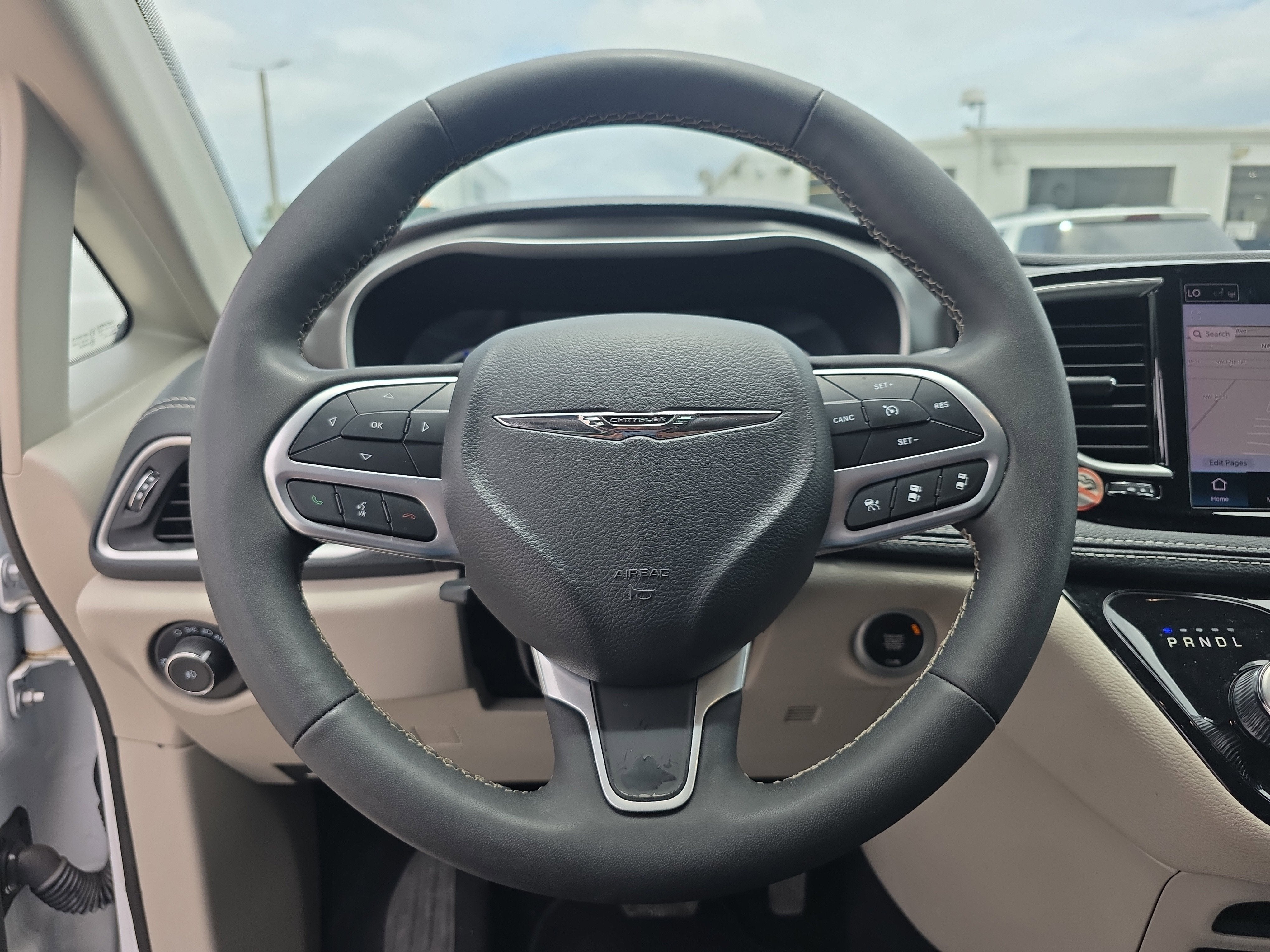 2024 Chrysler Pacifica Hybrid Select