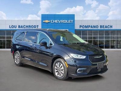 2024 Chrysler Pacifica Hybrid Select