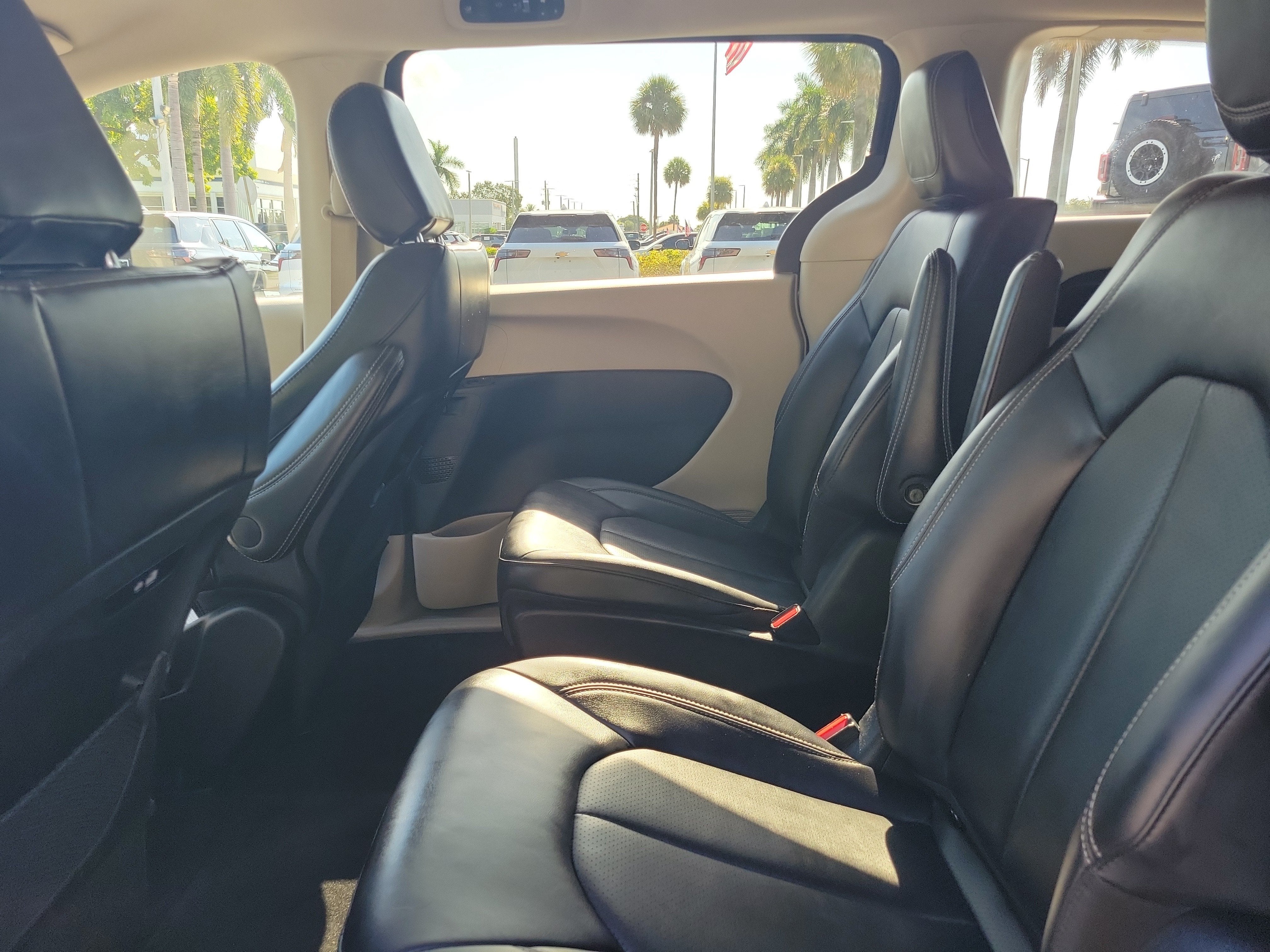 2024 Chrysler Pacifica Hybrid Select