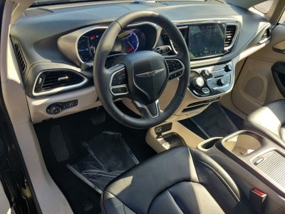 2024 Chrysler Pacifica Hybrid Select