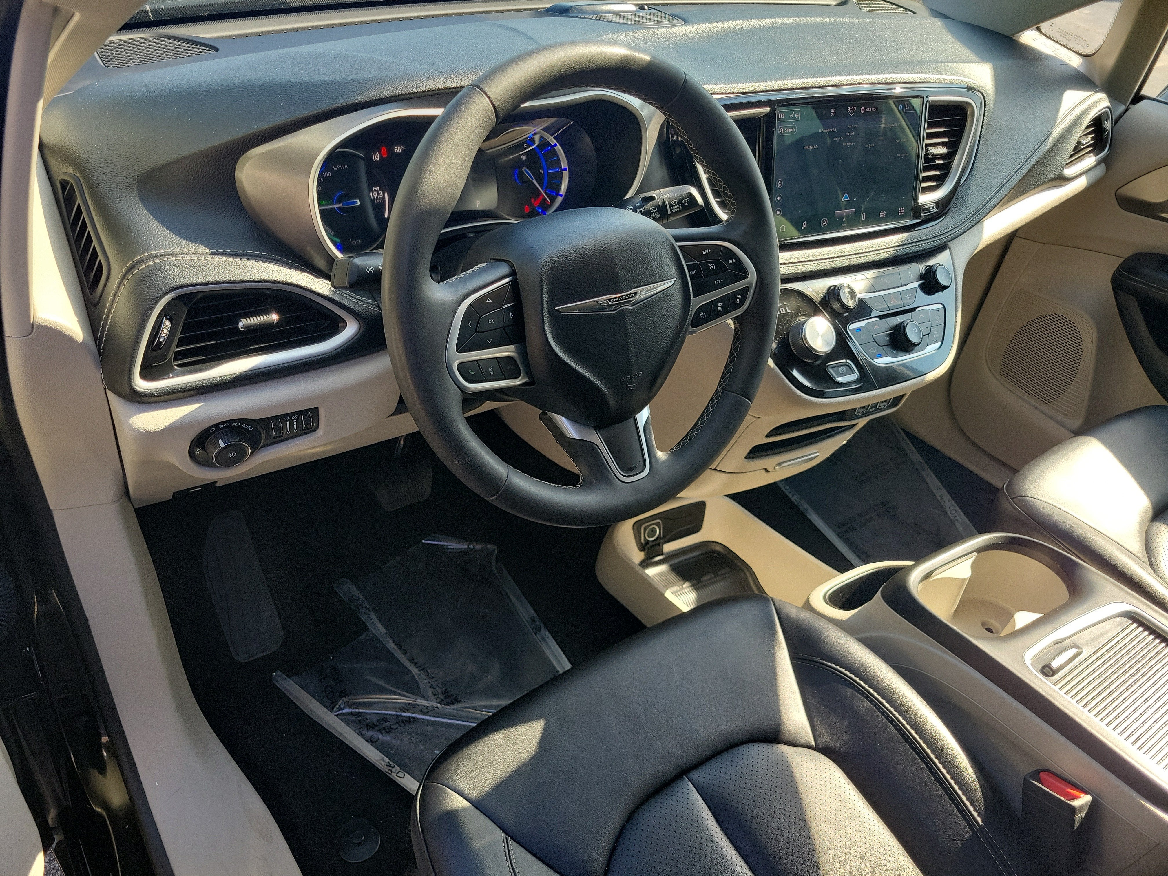 2024 Chrysler Pacifica Hybrid Select
