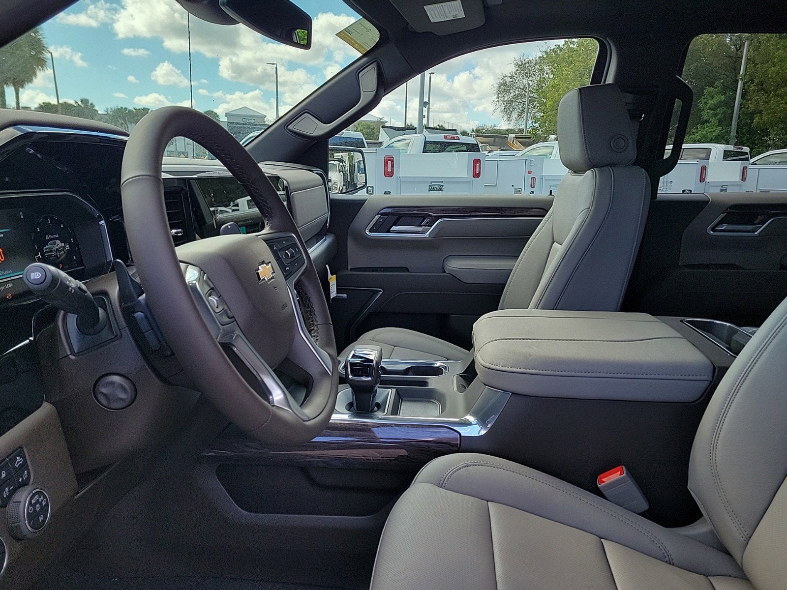 2025 Chevrolet Silverado 1500 LTZ