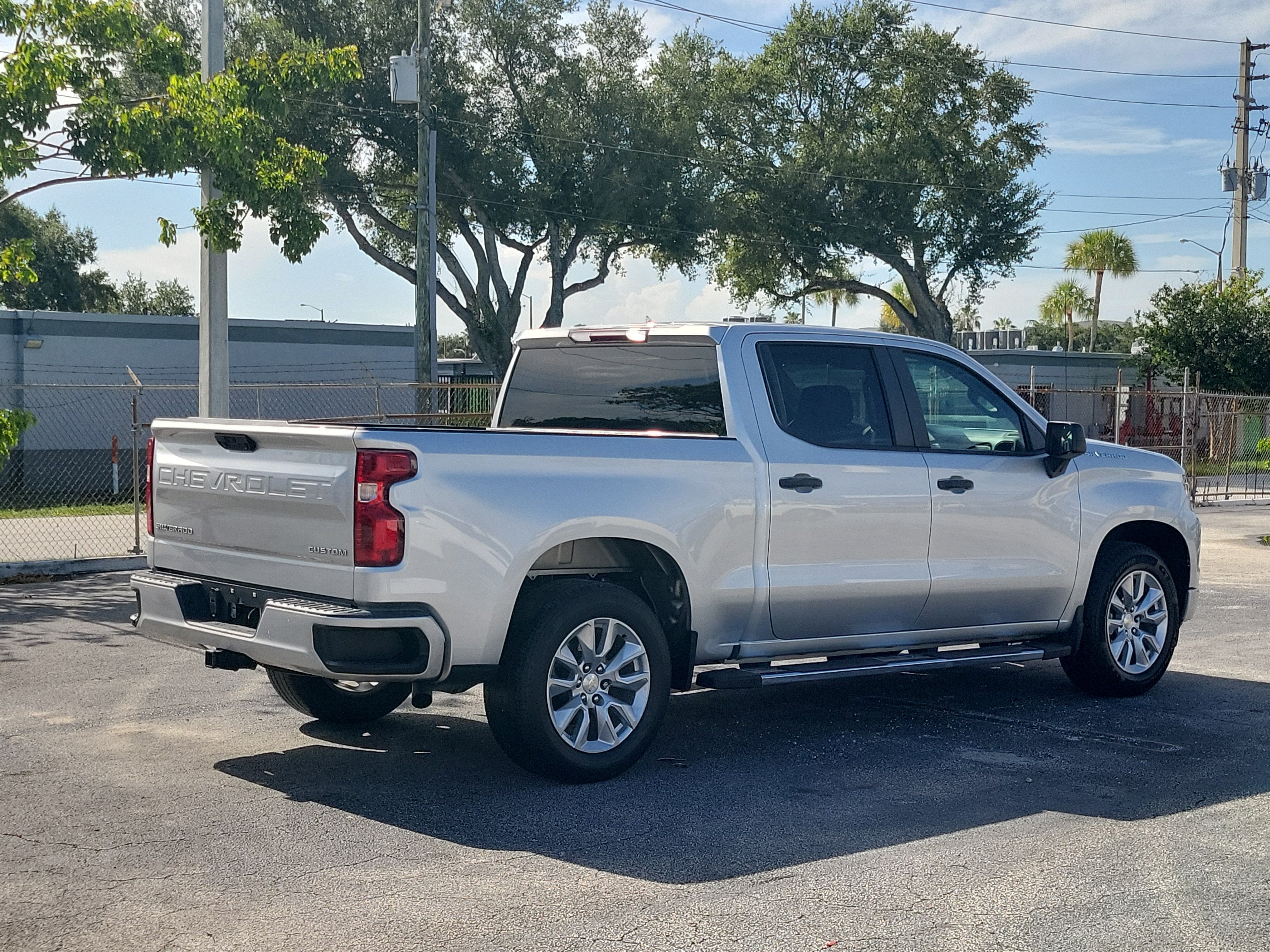 2022 Chevrolet Silverado 1500 Custom