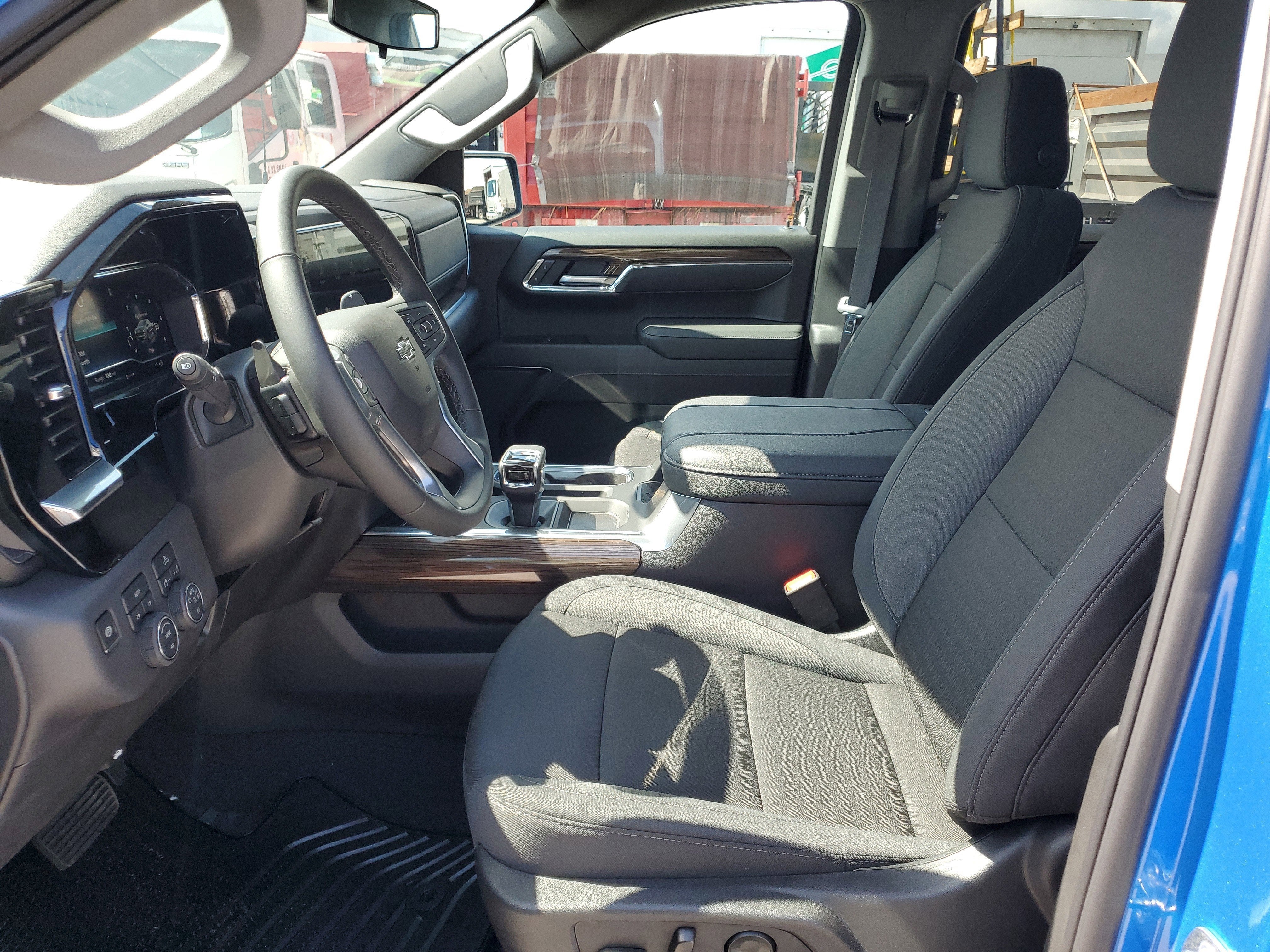 2025 Chevrolet Silverado 1500 RST