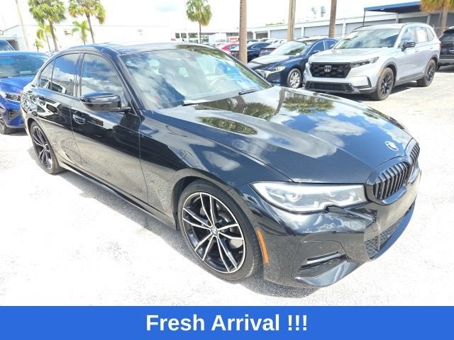 2021 BMW 3 Series 330i Sedan's photo