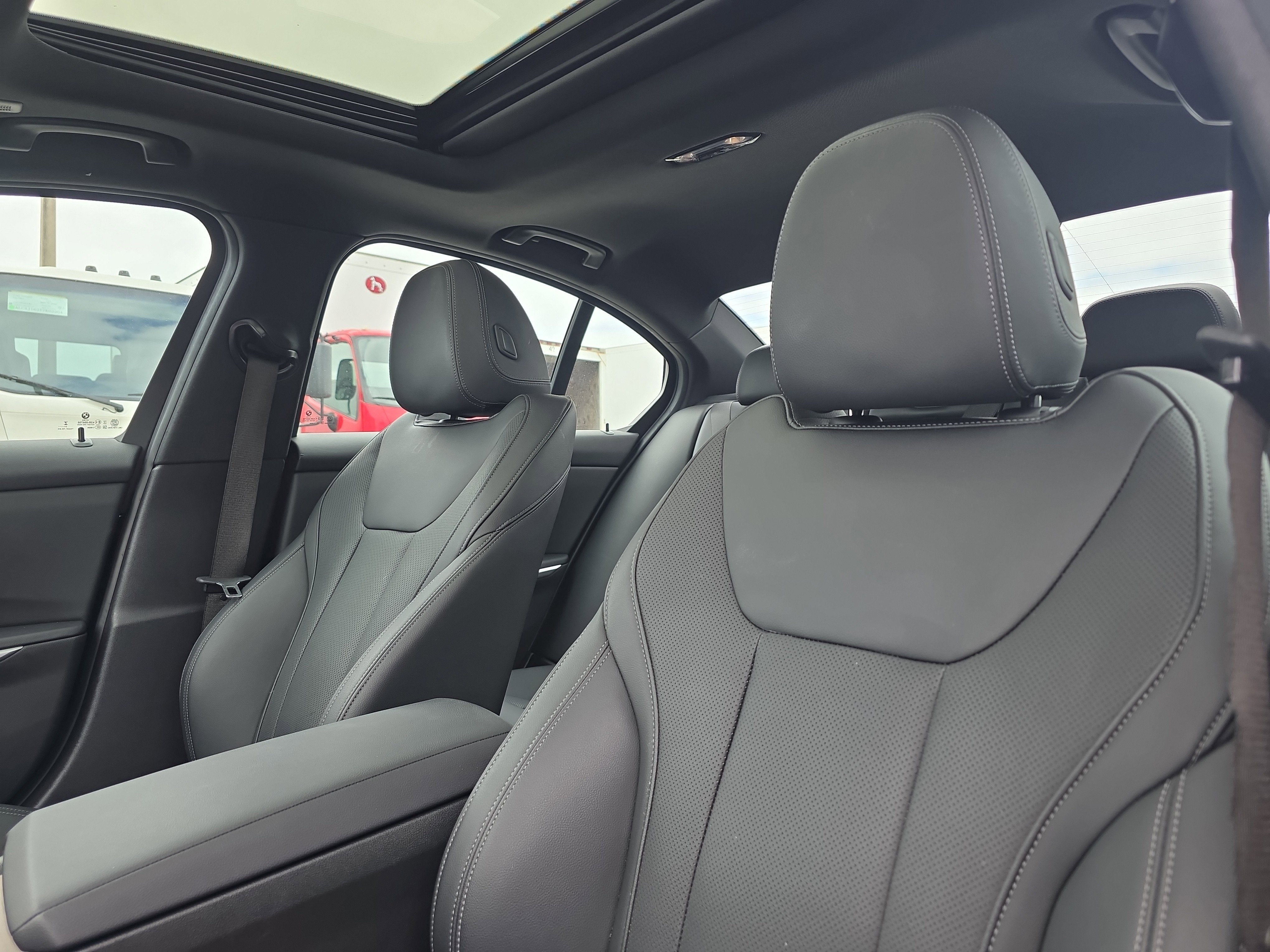 2025 BMW 3 Series 330i xDrive