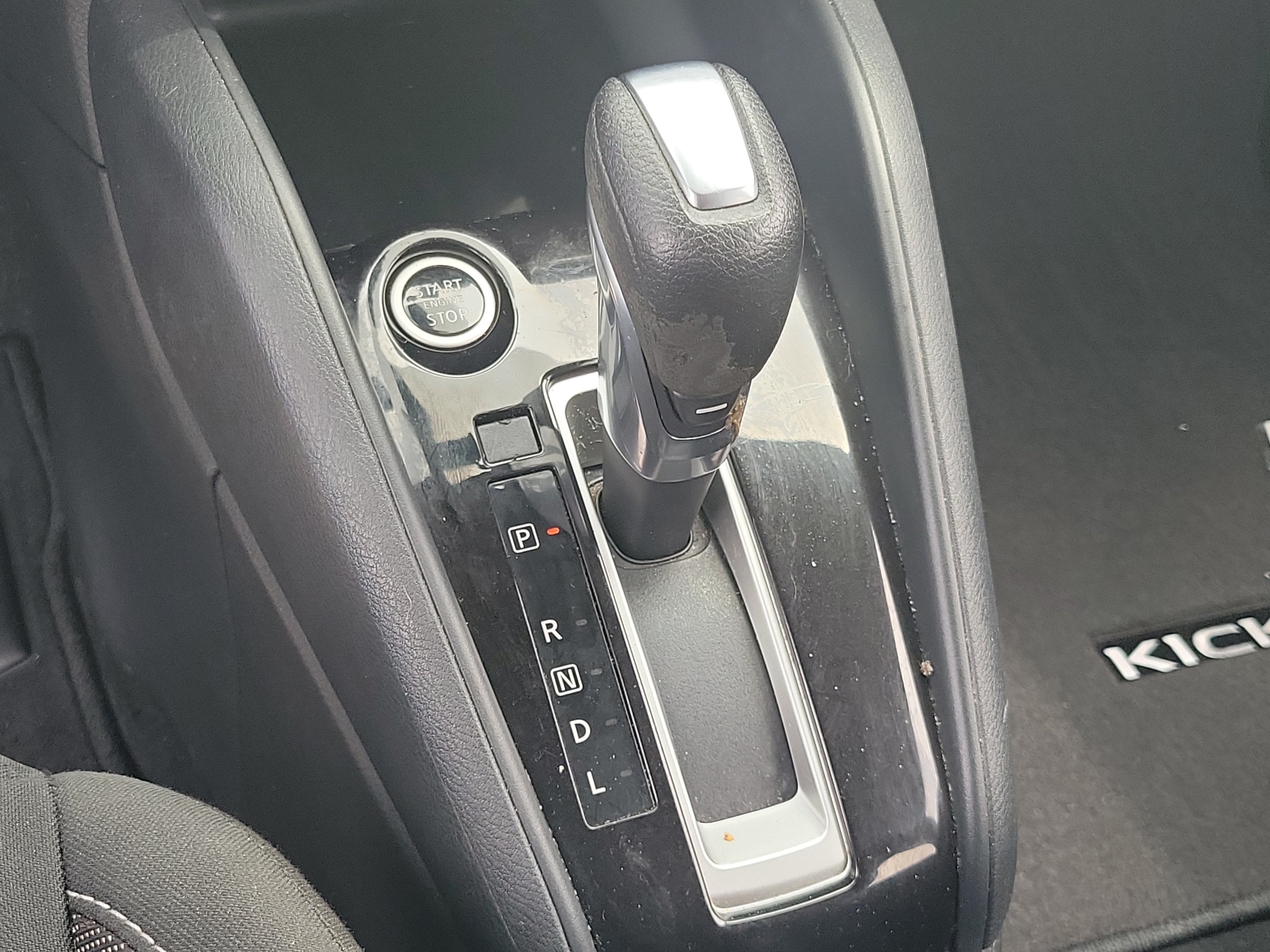 2020 Nissan Kicks S