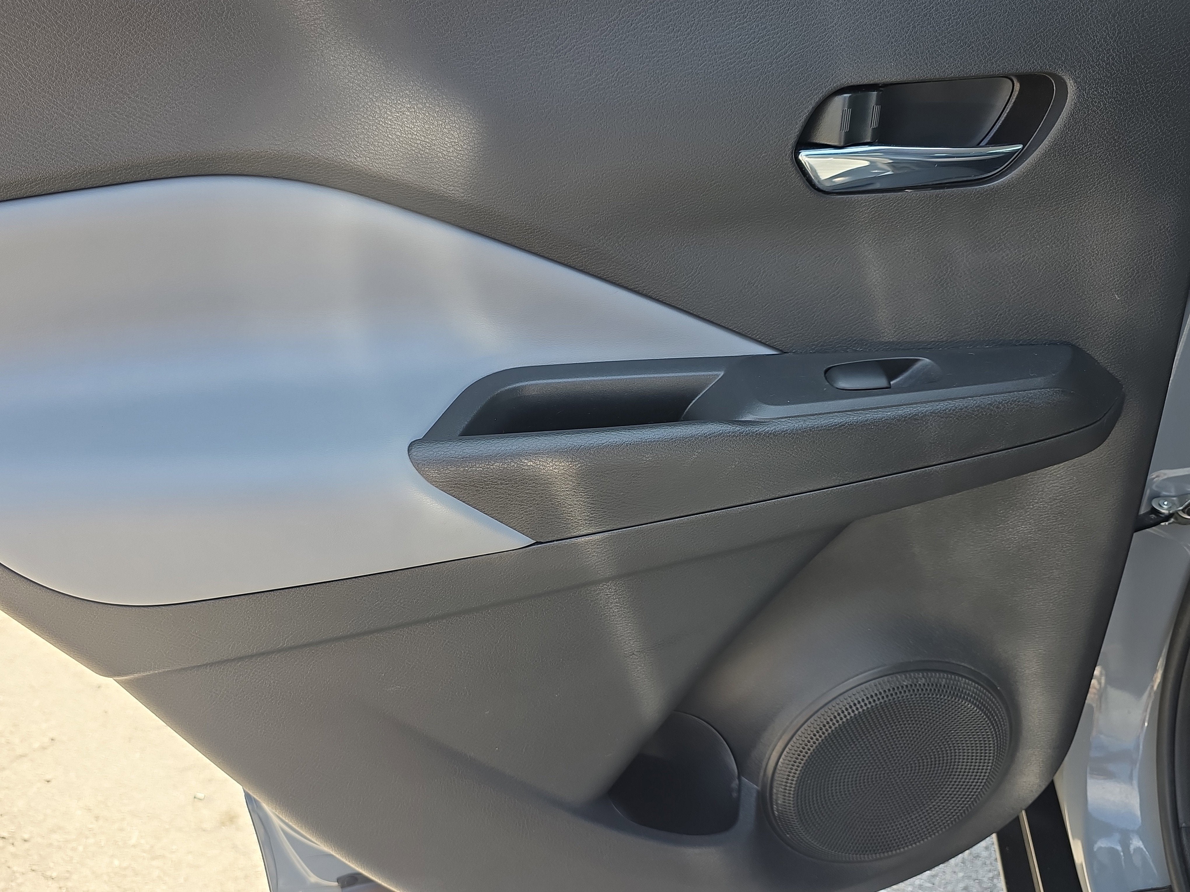 2022 Nissan Kicks SR